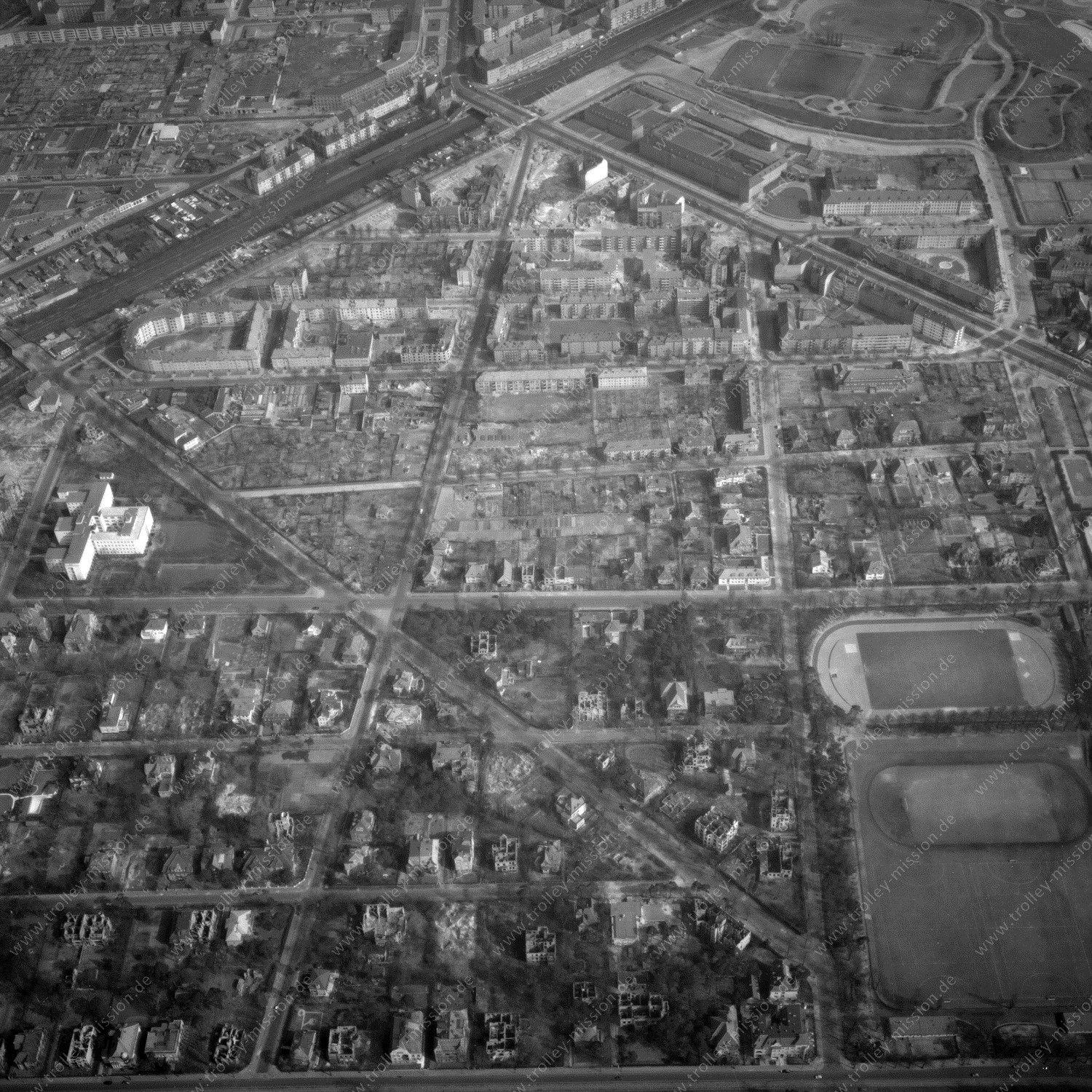 Alte Fotos und Luftbilder von Berlin - Luftbildaufnahme Nr. 04 - Historische Luftaufnahmen von West-Berlin aus dem Jahr 1954 - Flugstrecke Alpha