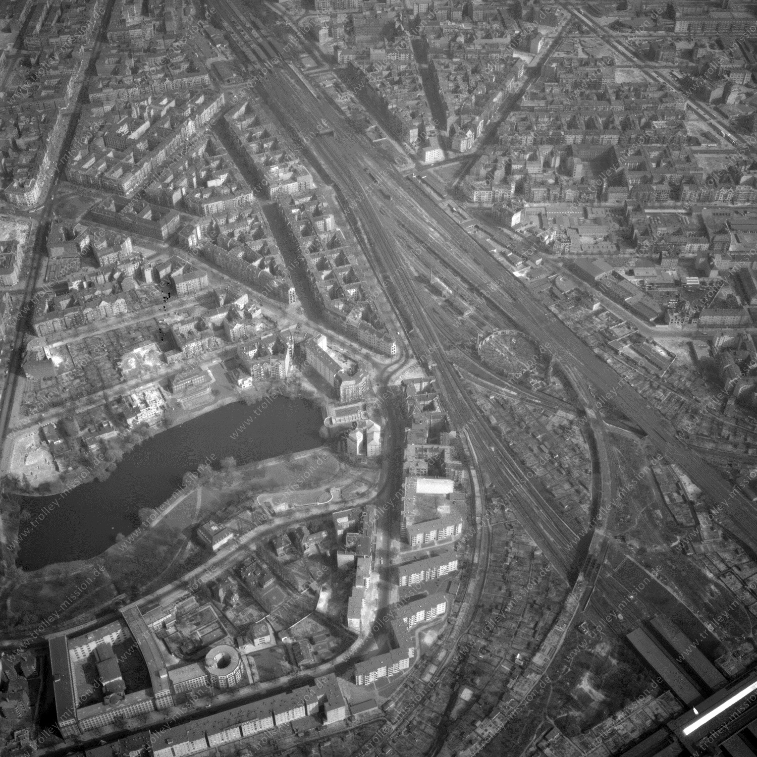 Alte Fotos und Luftbilder von Berlin - Luftbildaufnahme Nr. 13 - Historische Luftaufnahmen von West-Berlin aus dem Jahr 1954 - Flugstrecke Alpha
