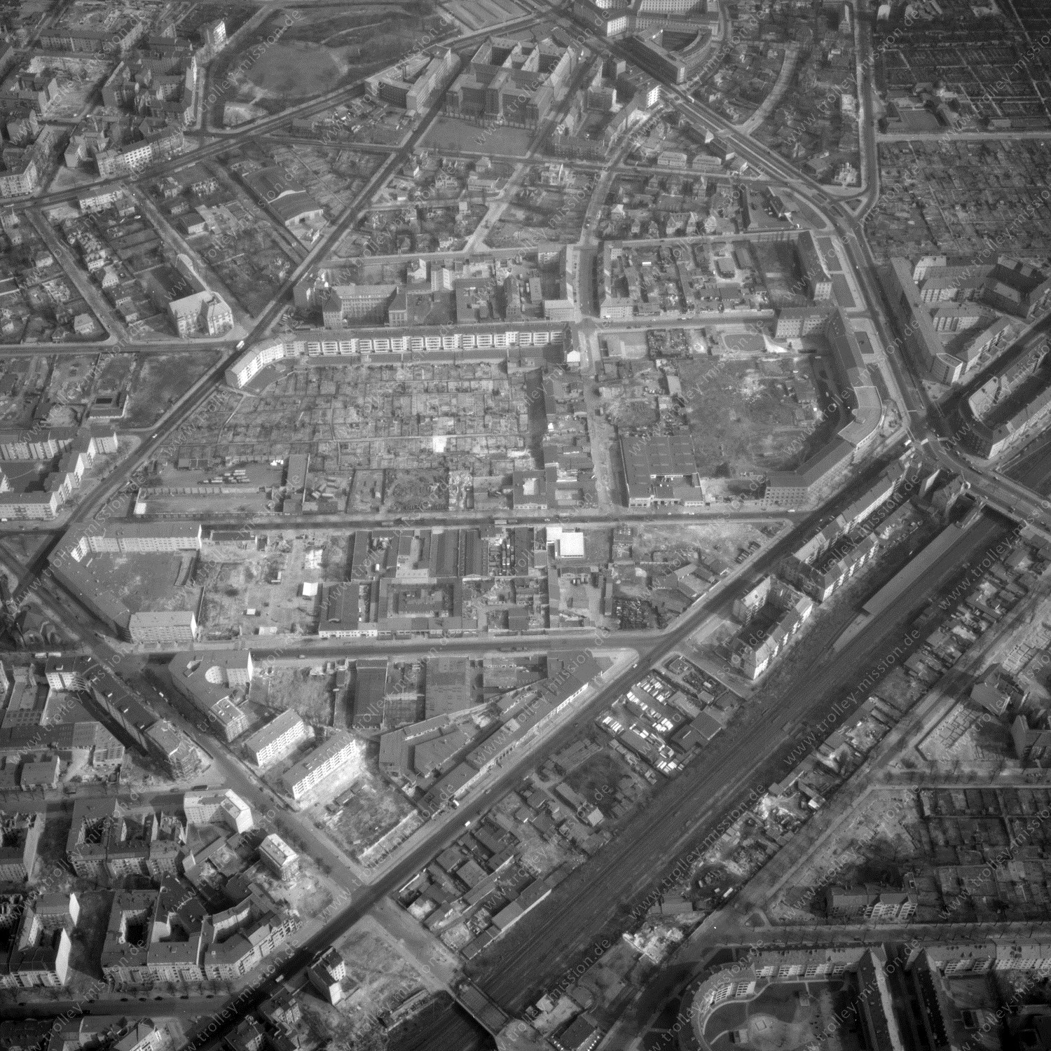 Alte Fotos und Luftbilder von Berlin - Luftbildaufnahme Nr. 07 - Historische Luftaufnahmen von West-Berlin aus dem Jahr 1954 - Flugstrecke Bravo