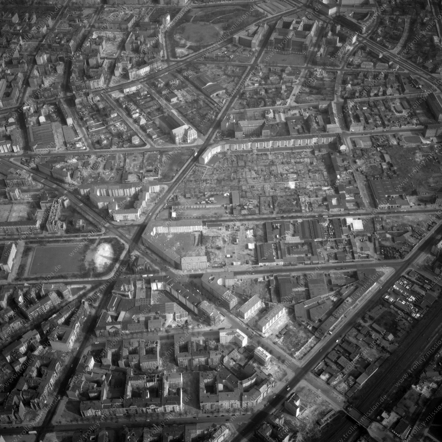 Alte Fotos und Luftbilder von Berlin - Luftbildaufnahme Nr. 08 - Historische Luftaufnahmen von West-Berlin aus dem Jahr 1954 - Flugstrecke Bravo
