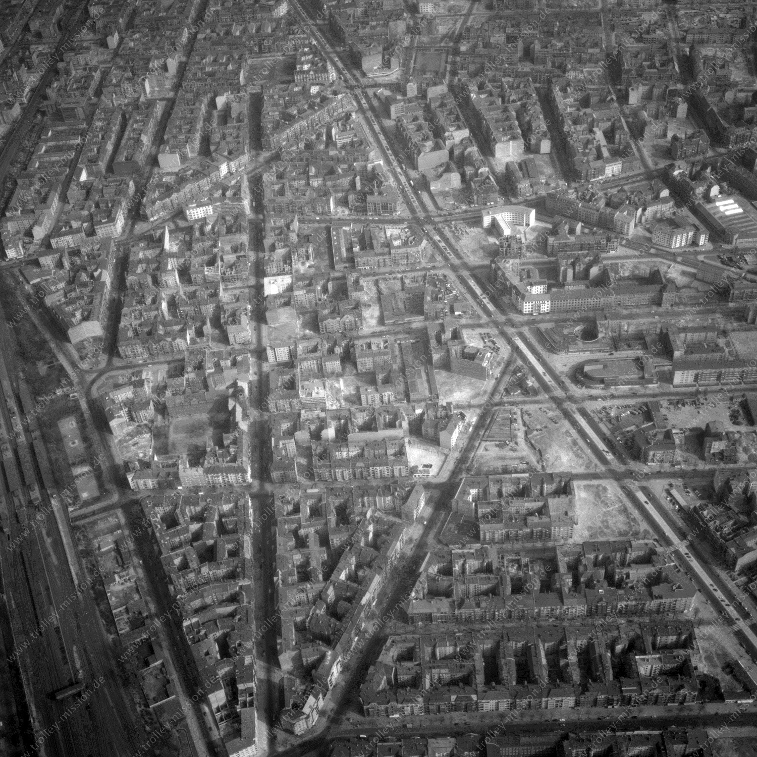 Alte Fotos und Luftbilder von Berlin - Luftbildaufnahme Nr. 12 - Historische Luftaufnahmen von West-Berlin aus dem Jahr 1954 - Flugstrecke Bravo