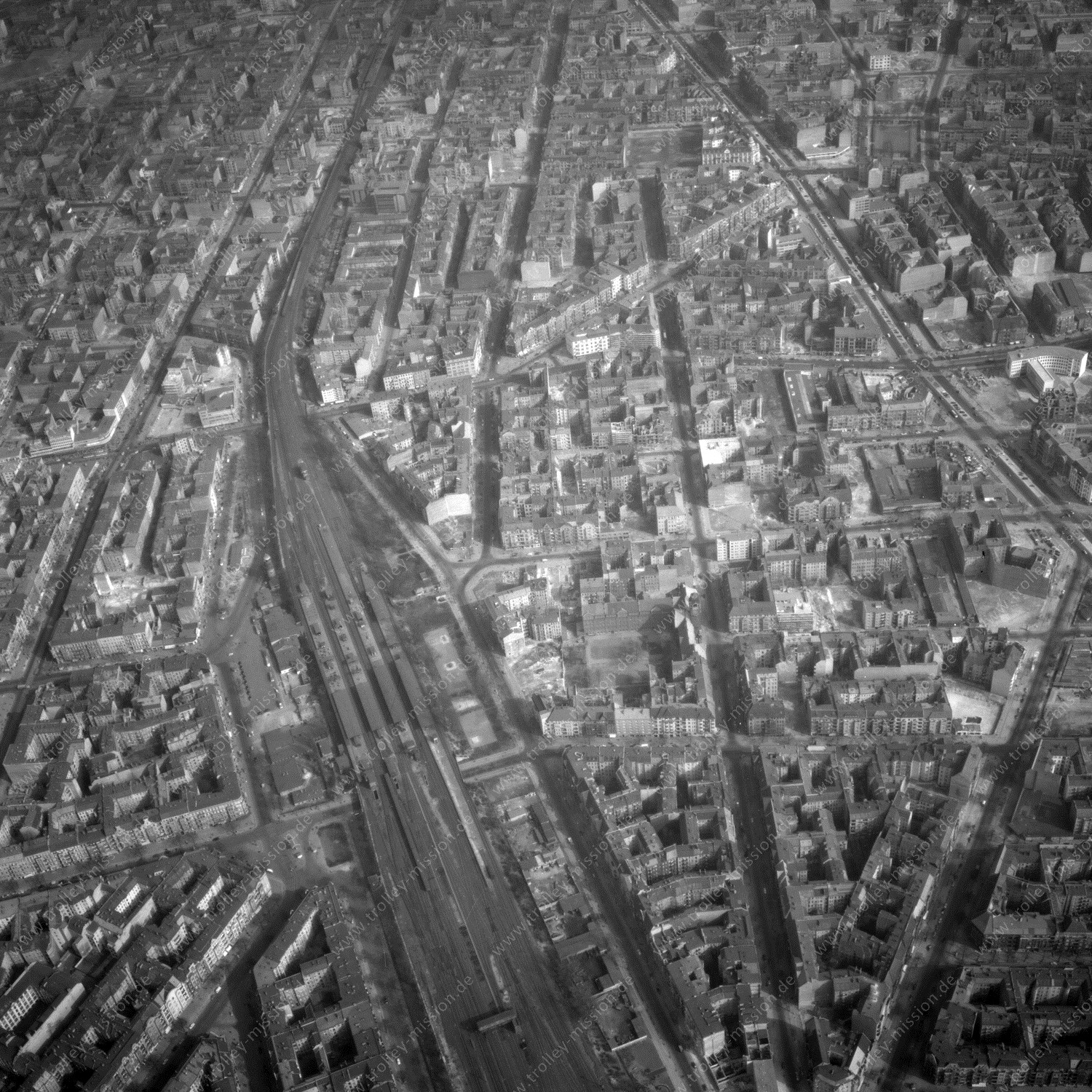 Alte Fotos und Luftbilder von Berlin - Luftbildaufnahme Nr. 13 - Historische Luftaufnahmen von West-Berlin aus dem Jahr 1954 - Flugstrecke Bravo