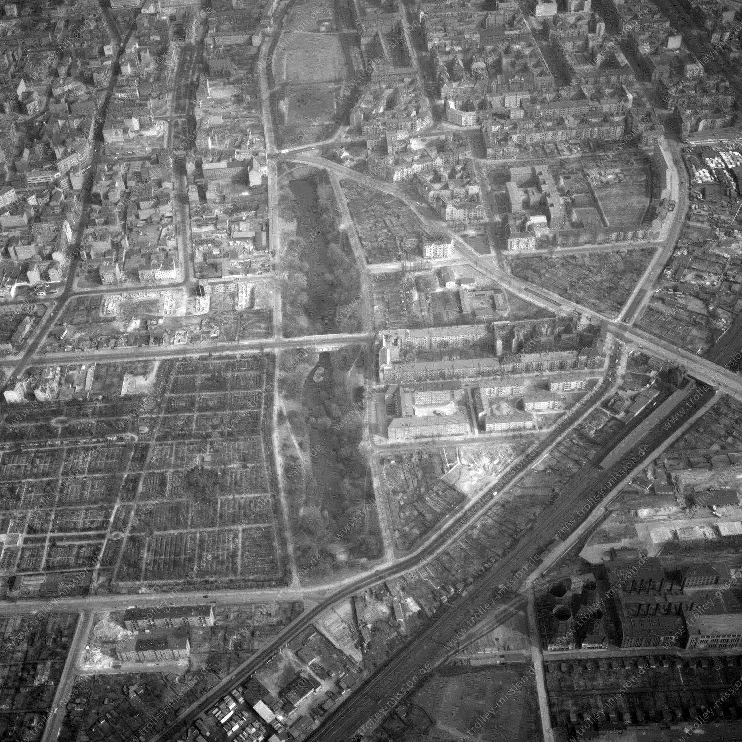 Alte Fotos und Luftbilder von Berlin - Luftbildaufnahme Nr. 02 - Historische Luftaufnahmen von West-Berlin aus dem Jahr 1954 - Flugstrecke Charlie