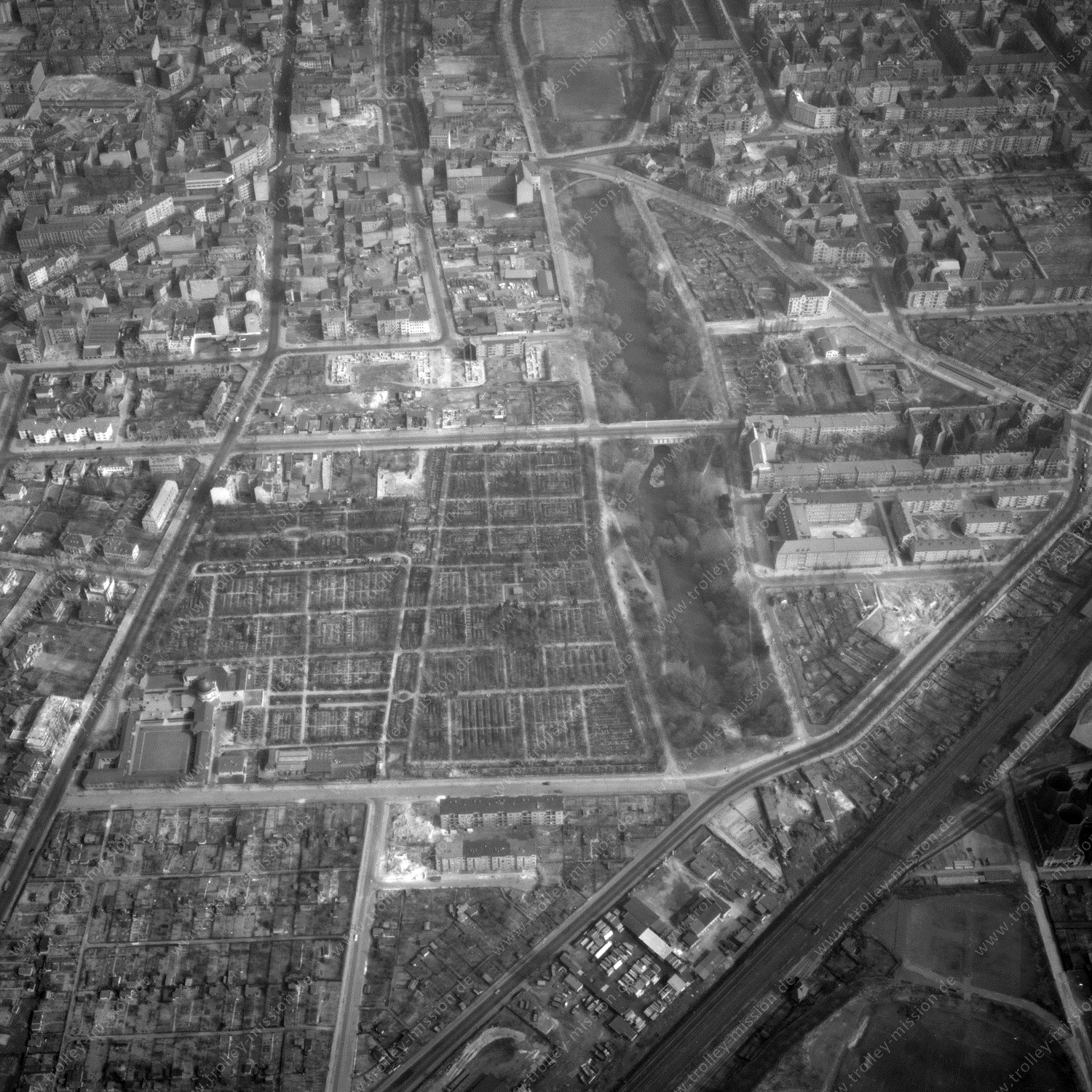 Alte Fotos und Luftbilder von Berlin - Luftbildaufnahme Nr. 03 - Historische Luftaufnahmen von West-Berlin aus dem Jahr 1954 - Flugstrecke Charlie