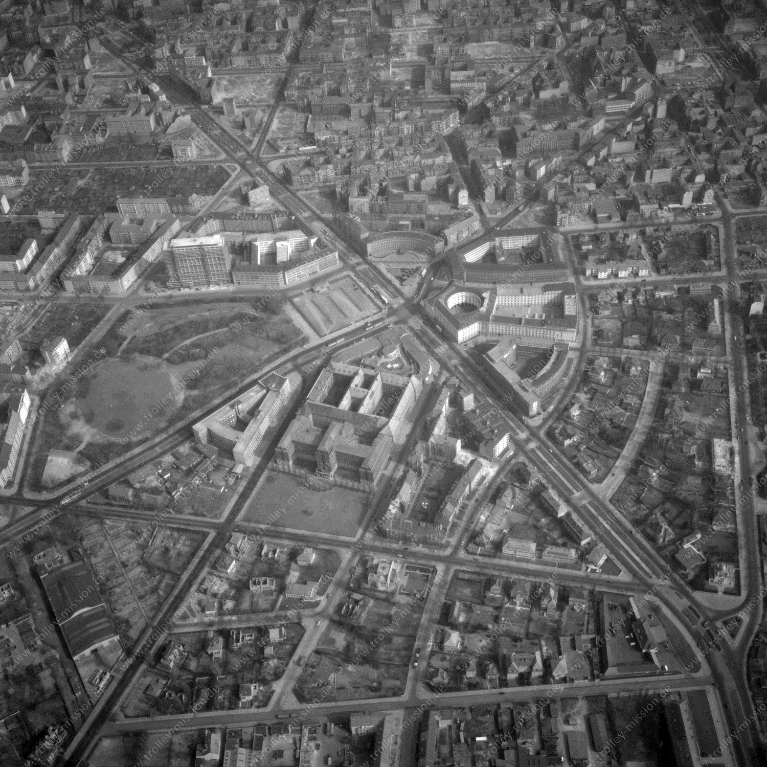 Alte Fotos und Luftbilder von Berlin - Luftbildaufnahme Nr. 06 - Historische Luftaufnahmen von West-Berlin aus dem Jahr 1954 - Flugstrecke Charlie