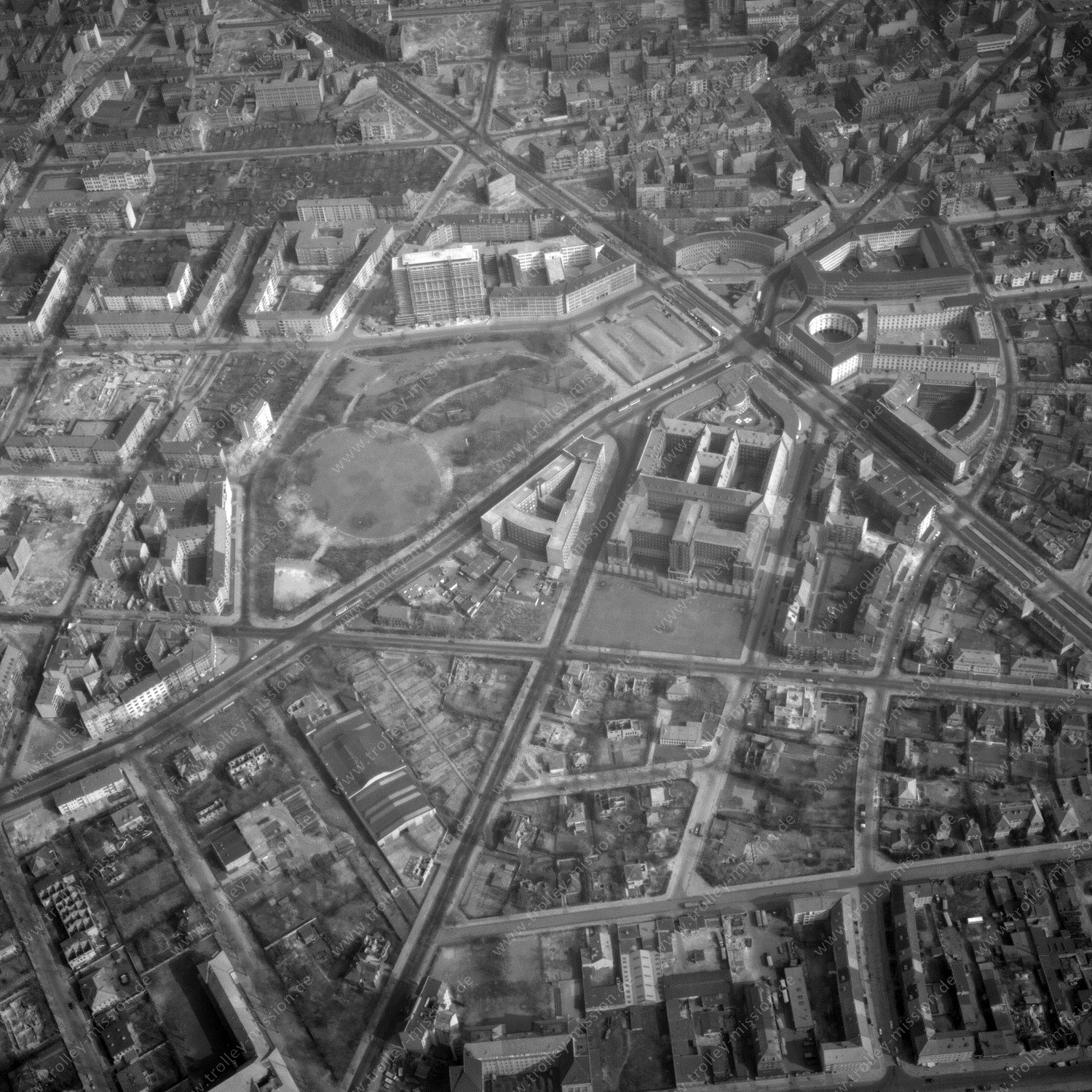 Alte Fotos und Luftbilder von Berlin - Luftbildaufnahme Nr. 07 - Historische Luftaufnahmen von West-Berlin aus dem Jahr 1954 - Flugstrecke Charlie