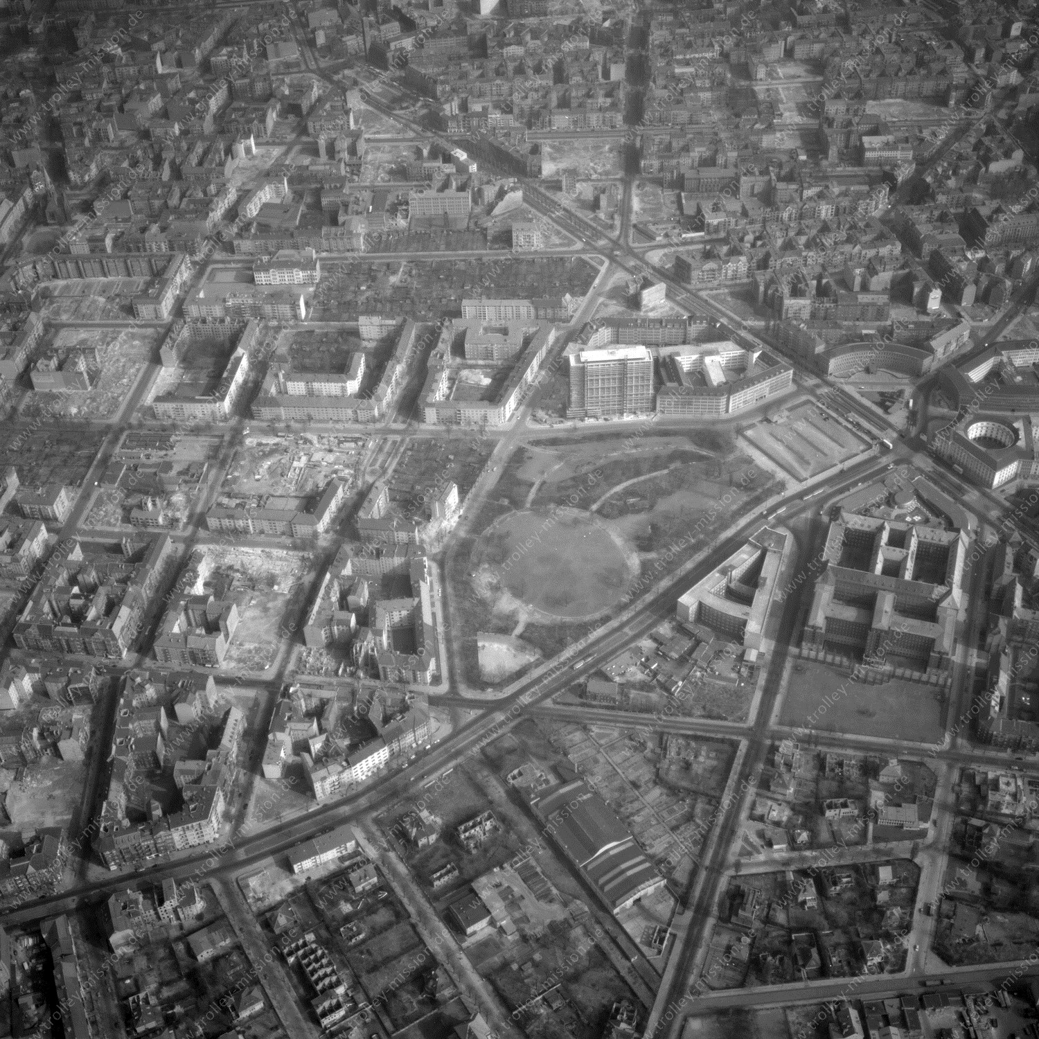 Alte Fotos und Luftbilder von Berlin - Luftbildaufnahme Nr. 08 - Historische Luftaufnahmen von West-Berlin aus dem Jahr 1954 - Flugstrecke Charlie