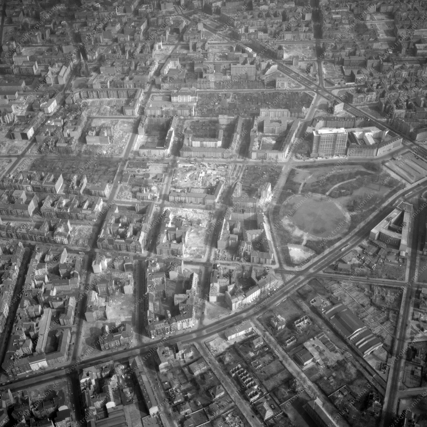 Alte Fotos und Luftbilder von Berlin - Luftbildaufnahme Nr. 09 - Historische Luftaufnahmen von West-Berlin aus dem Jahr 1954 - Flugstrecke Charlie