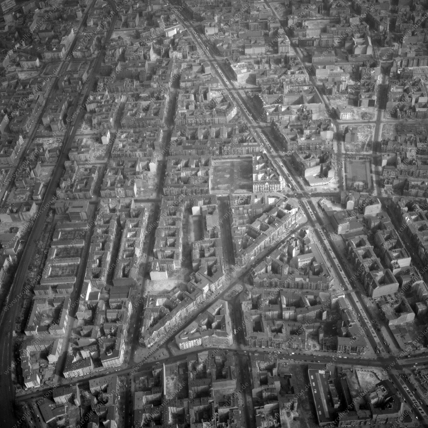 Alte Fotos und Luftbilder von Berlin - Luftbildaufnahme Nr. 13 - Historische Luftaufnahmen von West-Berlin aus dem Jahr 1954 - Flugstrecke Charlie