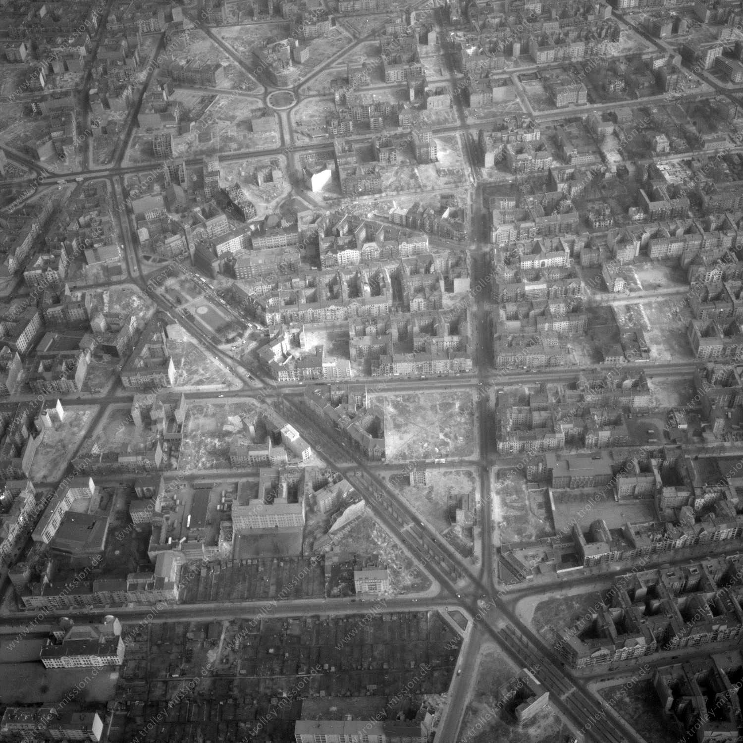 Alte Fotos und Luftbilder von Berlin - Luftbildaufnahme Nr. 06 - Historische Luftaufnahmen von West-Berlin aus dem Jahr 1954 - Flugstrecke Delta