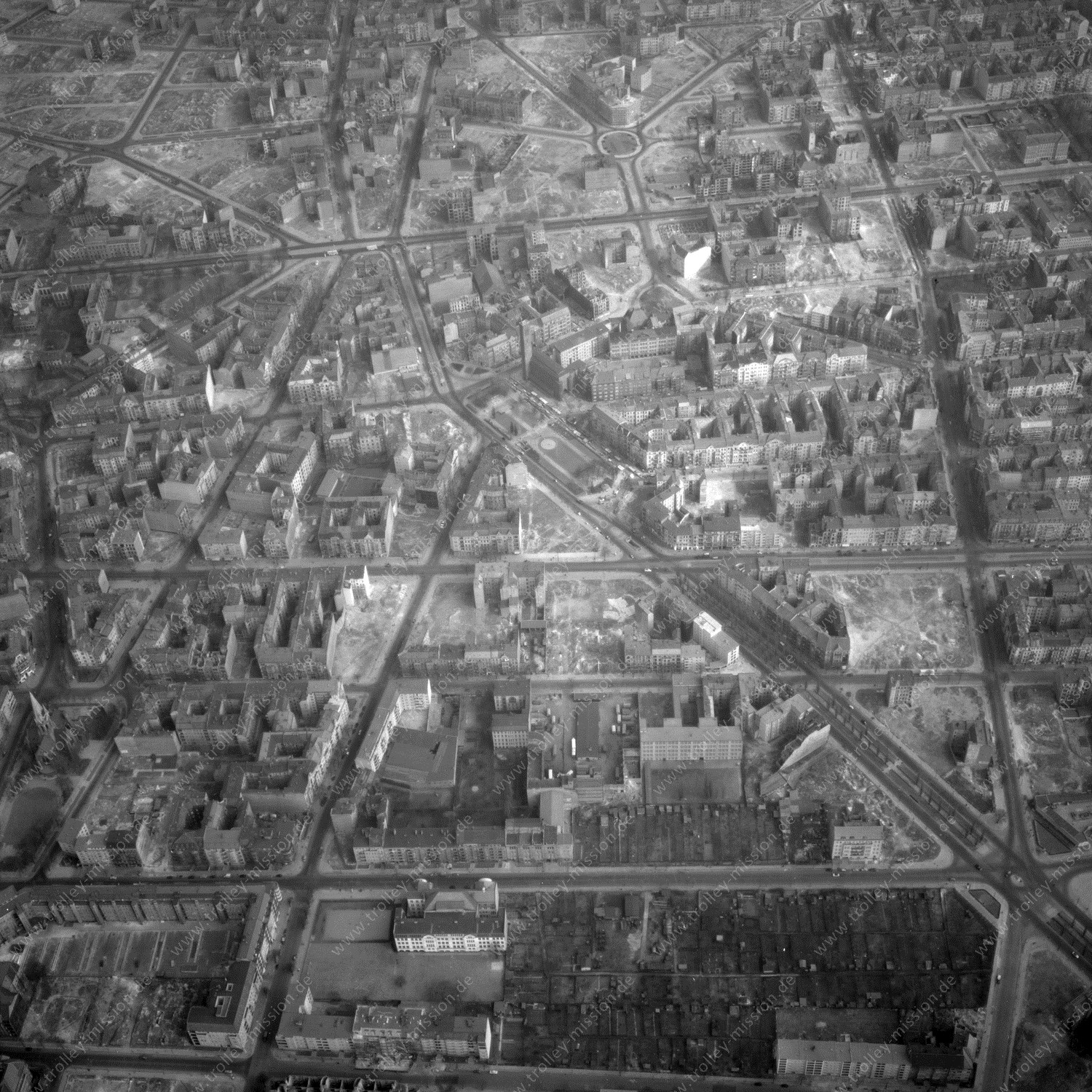 Alte Fotos und Luftbilder von Berlin - Luftbildaufnahme Nr. 07 - Historische Luftaufnahmen von West-Berlin aus dem Jahr 1954 - Flugstrecke Delta