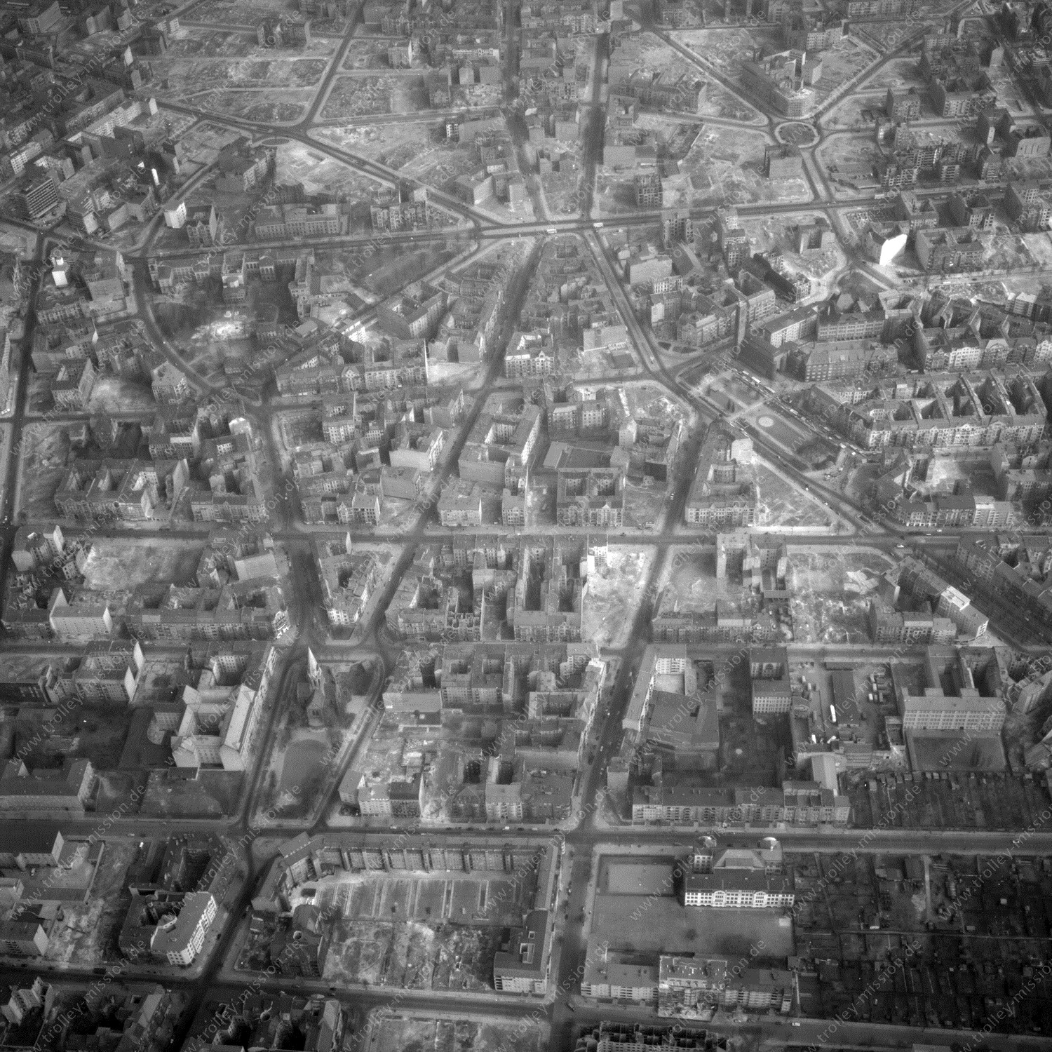Alte Fotos und Luftbilder von Berlin - Luftbildaufnahme Nr. 08 - Historische Luftaufnahmen von West-Berlin aus dem Jahr 1954 - Flugstrecke Delta