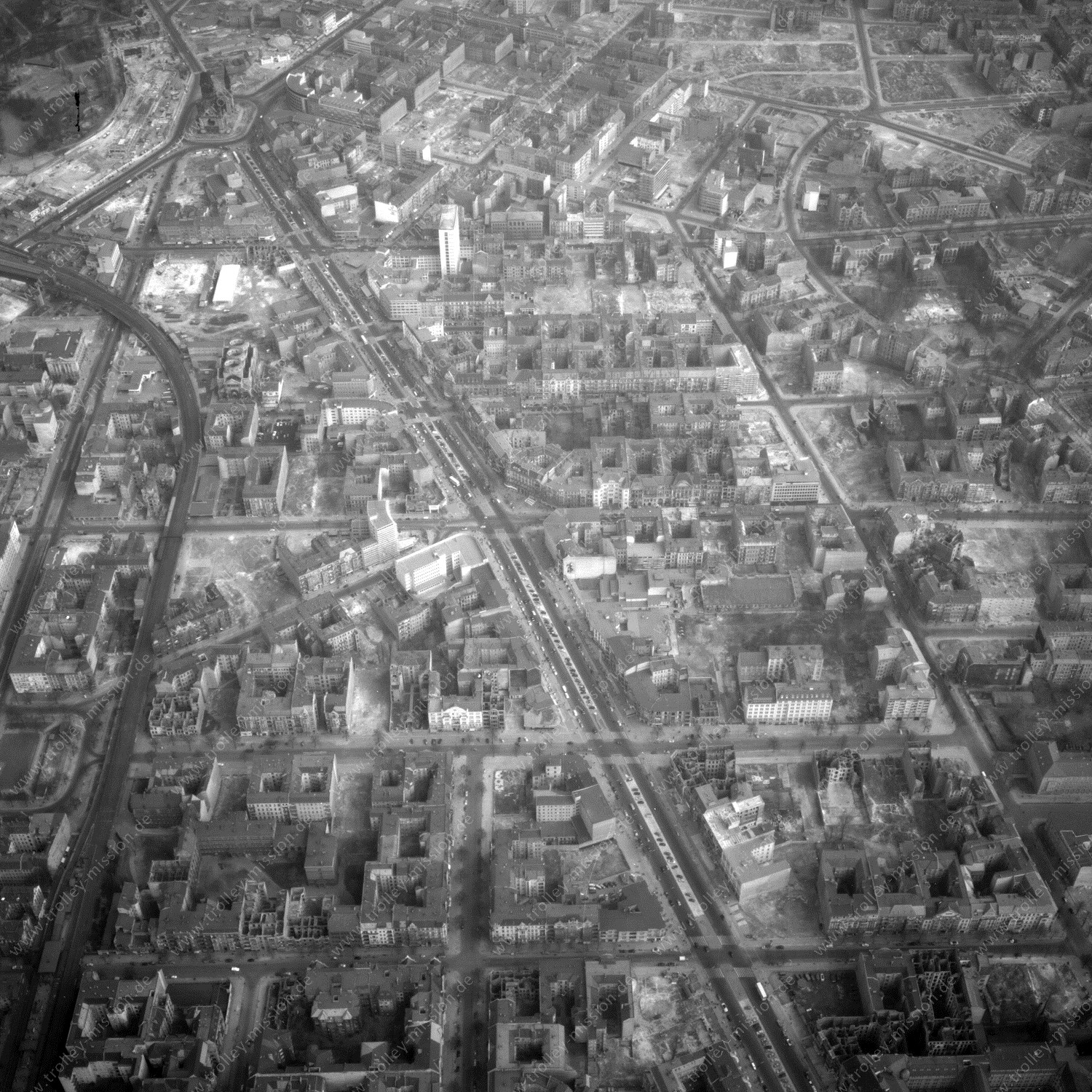 Alte Fotos und Luftbilder von Berlin - Luftbildaufnahme Nr. 12 - Historische Luftaufnahmen von West-Berlin aus dem Jahr 1954 - Flugstrecke Delta