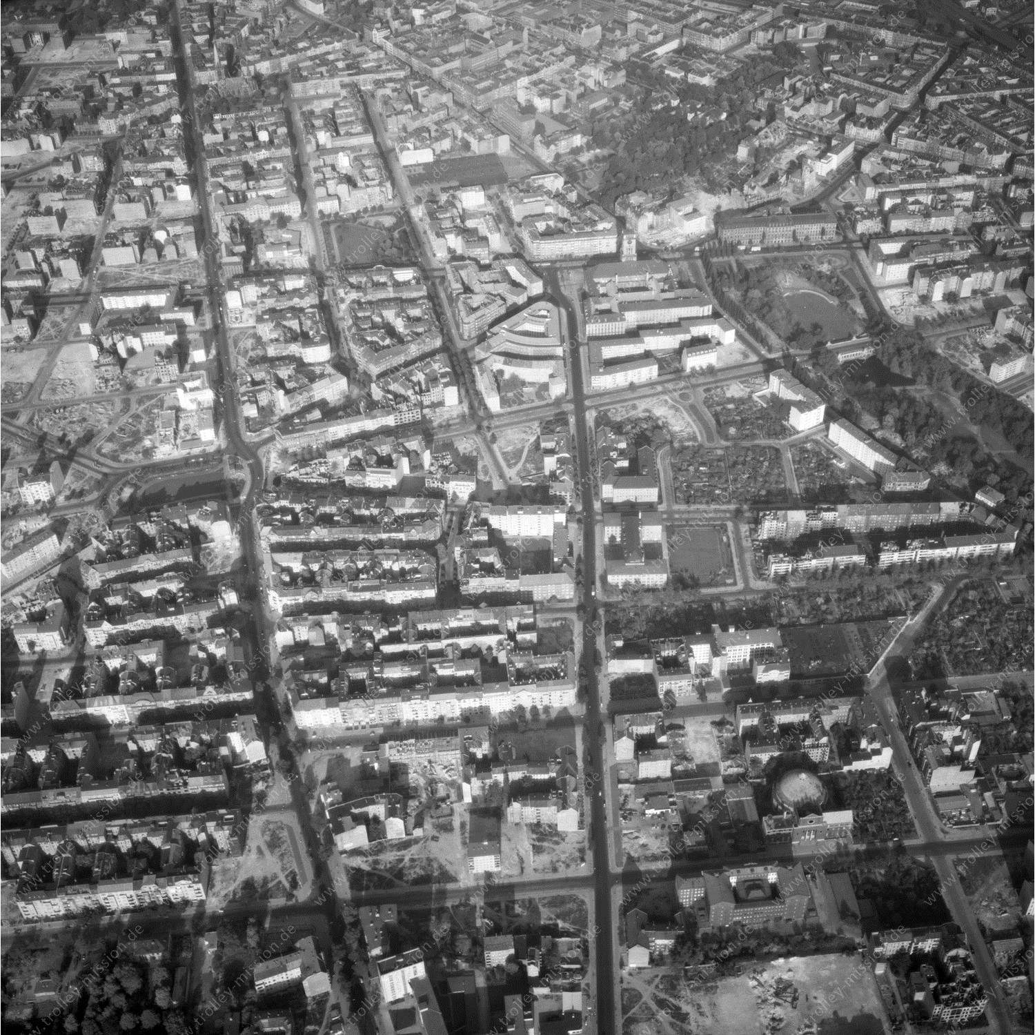 Alte Fotos und Luftbilder von Berlin - Luftbildaufnahme Nr. 03 - Historische Luftaufnahmen von West-Berlin aus dem Jahr 1954 - Flugstrecke Echo