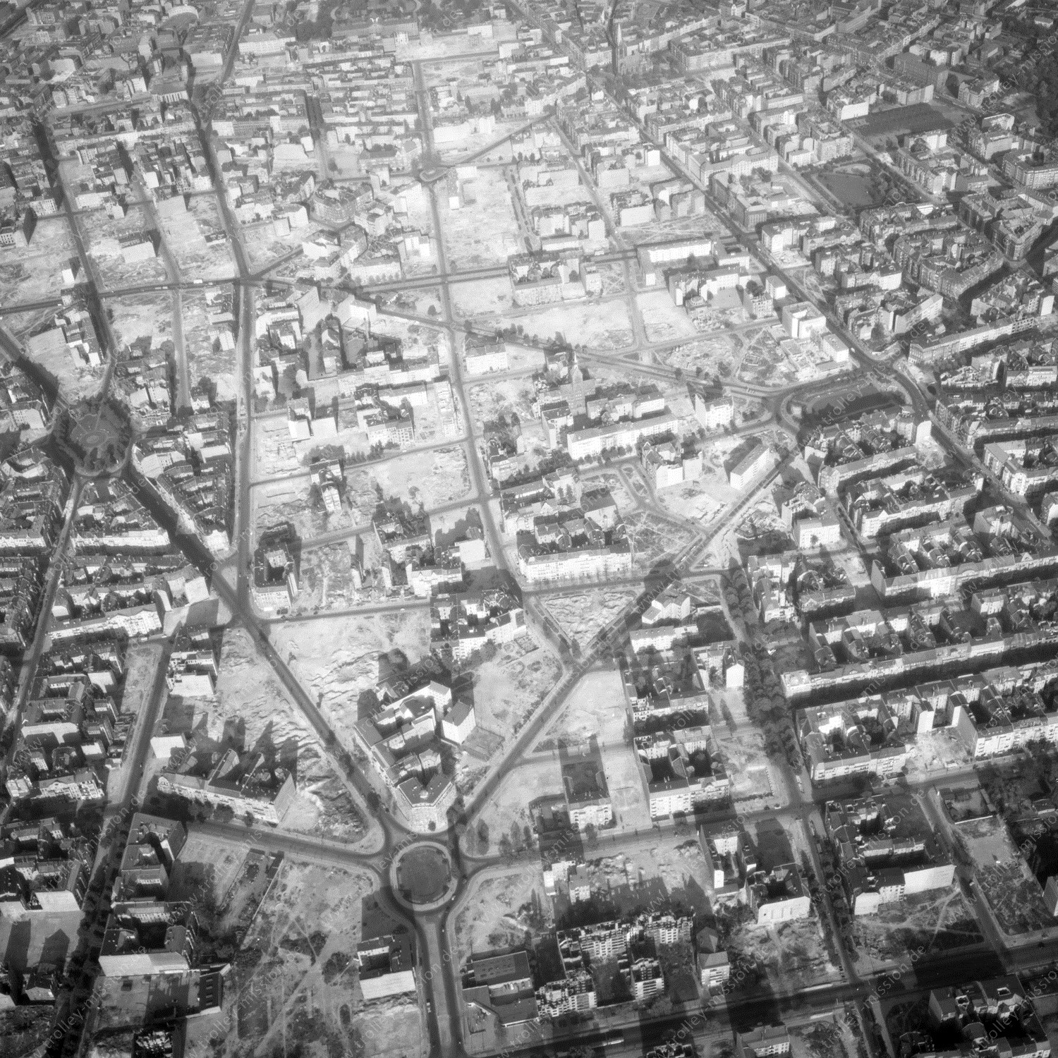 Alte Fotos und Luftbilder von Berlin - Luftbildaufnahme Nr. 06 - Historische Luftaufnahmen von West-Berlin aus dem Jahr 1954 - Flugstrecke Echo