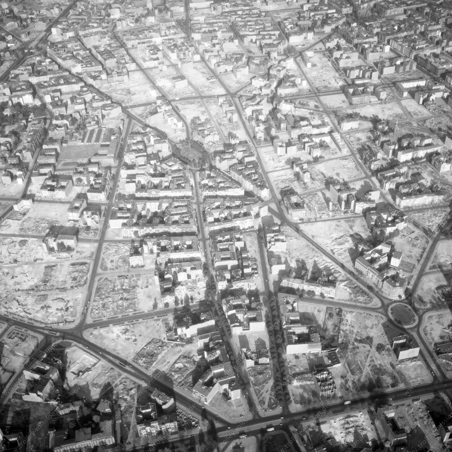 Alte Fotos und Luftbilder von Berlin - Luftbildaufnahme Nr. 08 - Historische Luftaufnahmen von West-Berlin aus dem Jahr 1954 - Flugstrecke Echo