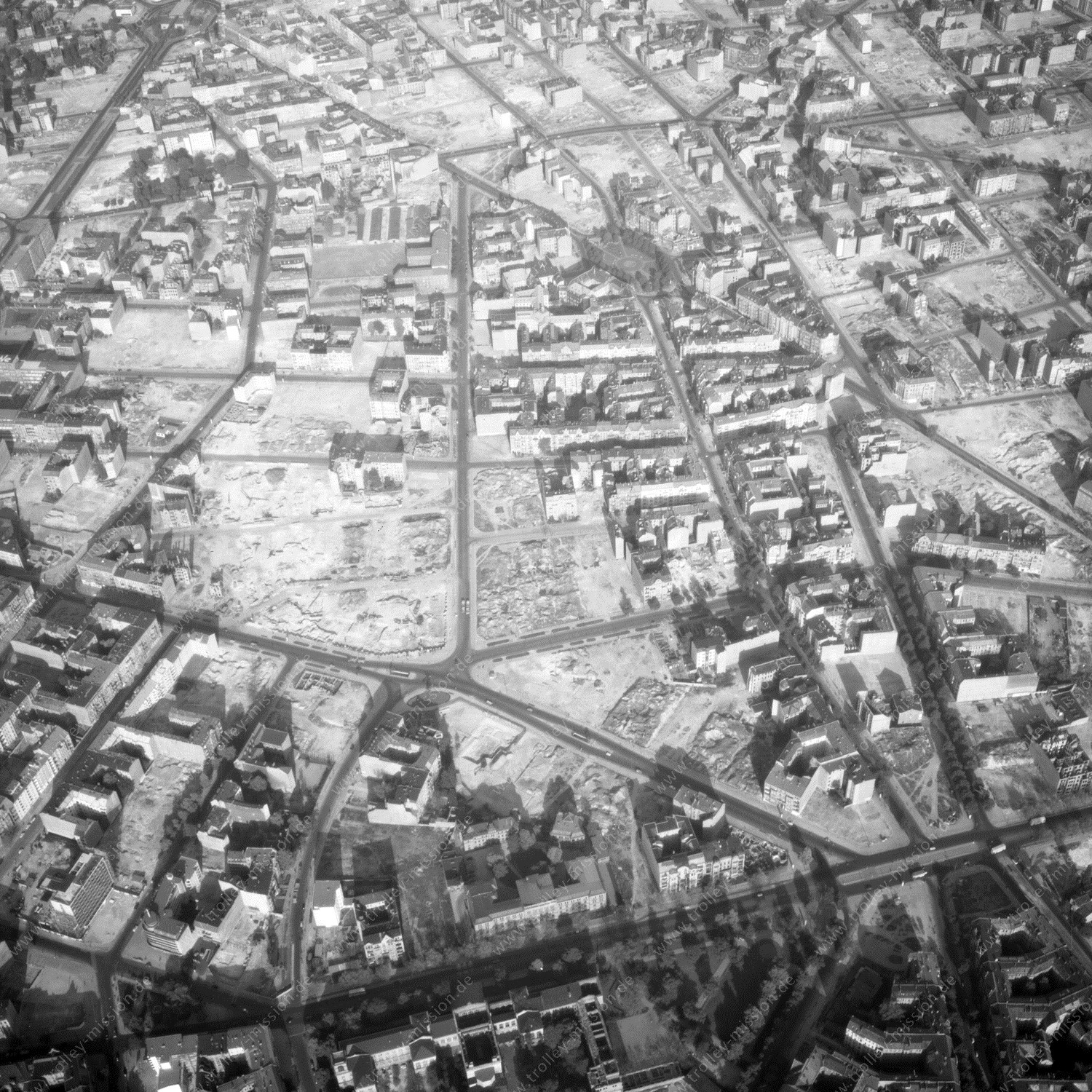 Alte Fotos und Luftbilder von Berlin - Luftbildaufnahme Nr. 09 - Historische Luftaufnahmen von West-Berlin aus dem Jahr 1954 - Flugstrecke Echo