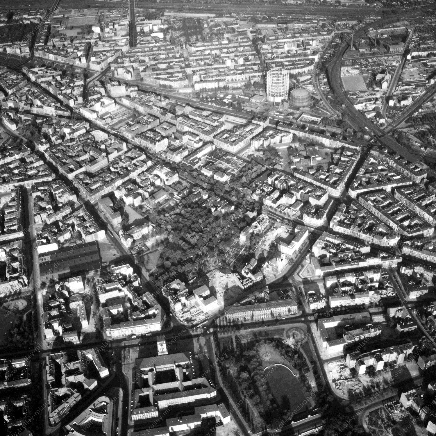 Alte Fotos und Luftbilder von Berlin - Luftbildaufnahme Nr. 01 - Historische Luftaufnahmen von West-Berlin aus dem Jahr 1954 - Flugstrecke Foxtrot