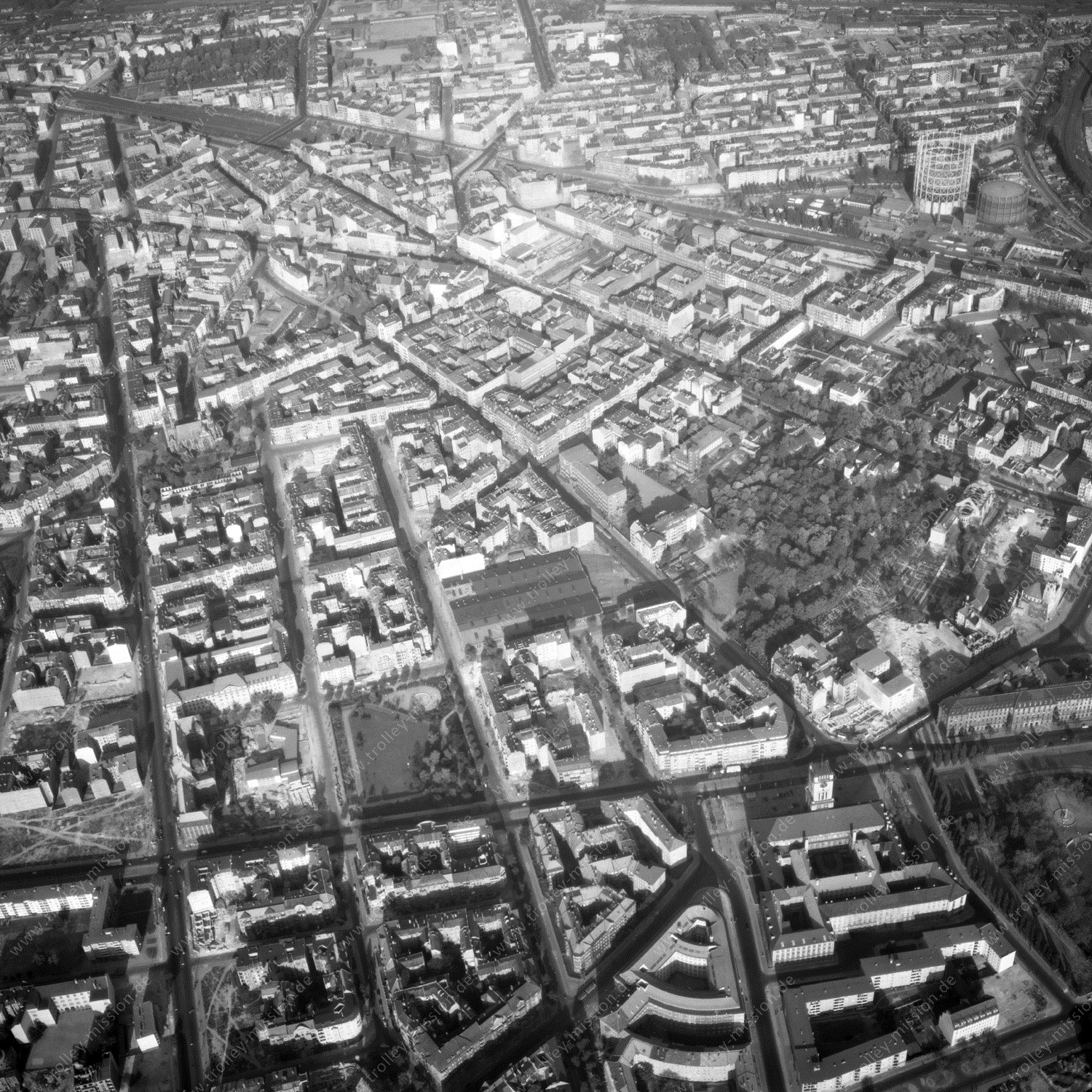 Alte Fotos und Luftbilder von Berlin - Luftbildaufnahme Nr. 02 - Historische Luftaufnahmen von West-Berlin aus dem Jahr 1954 - Flugstrecke Foxtrot