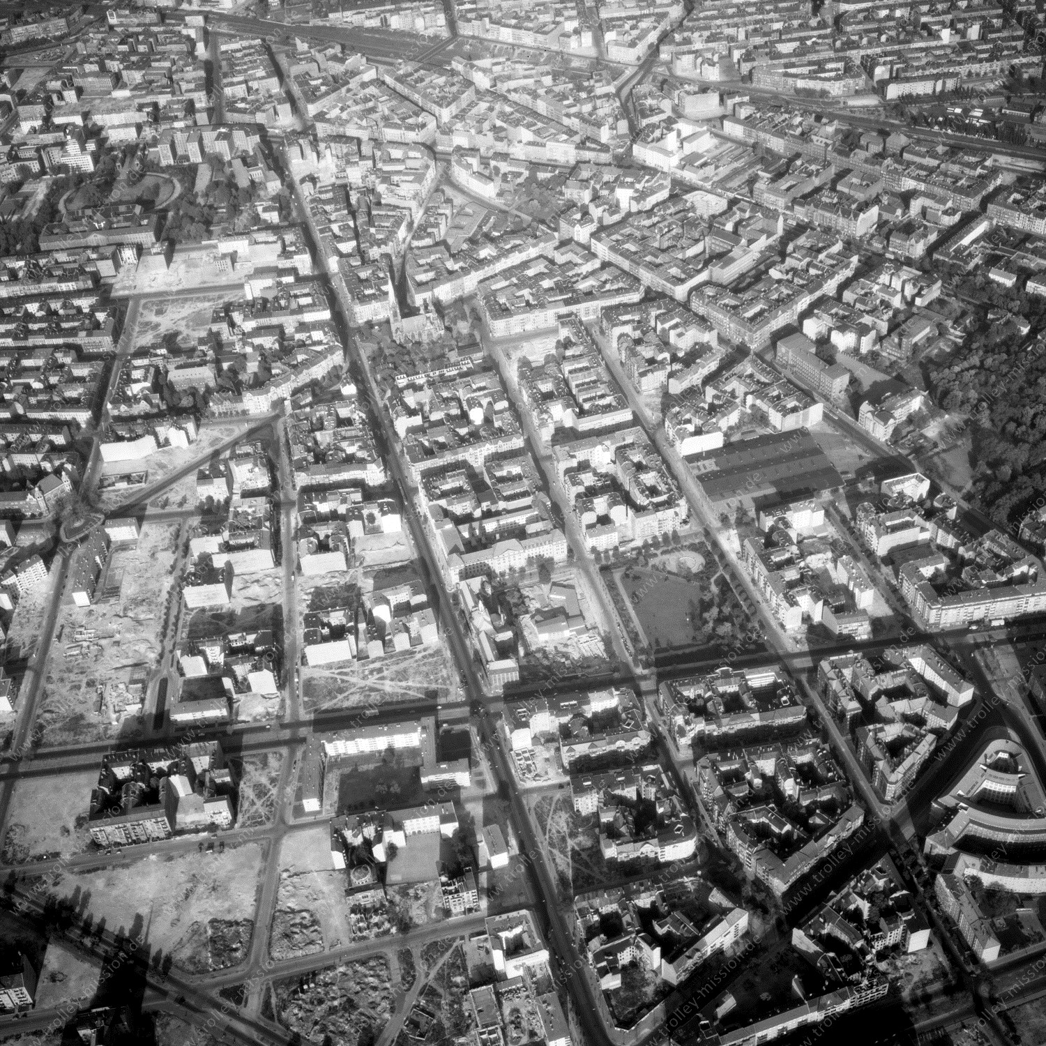 Alte Fotos und Luftbilder von Berlin - Luftbildaufnahme Nr. 03 - Historische Luftaufnahmen von West-Berlin aus dem Jahr 1954 - Flugstrecke Foxtrot