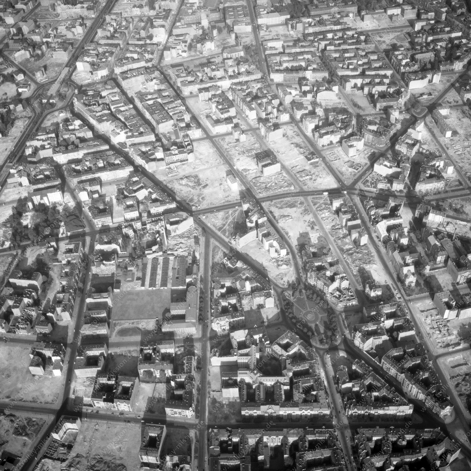 Alte Fotos und Luftbilder von Berlin - Luftbildaufnahme Nr. 07 - Historische Luftaufnahmen von West-Berlin aus dem Jahr 1954 - Flugstrecke Foxtrot