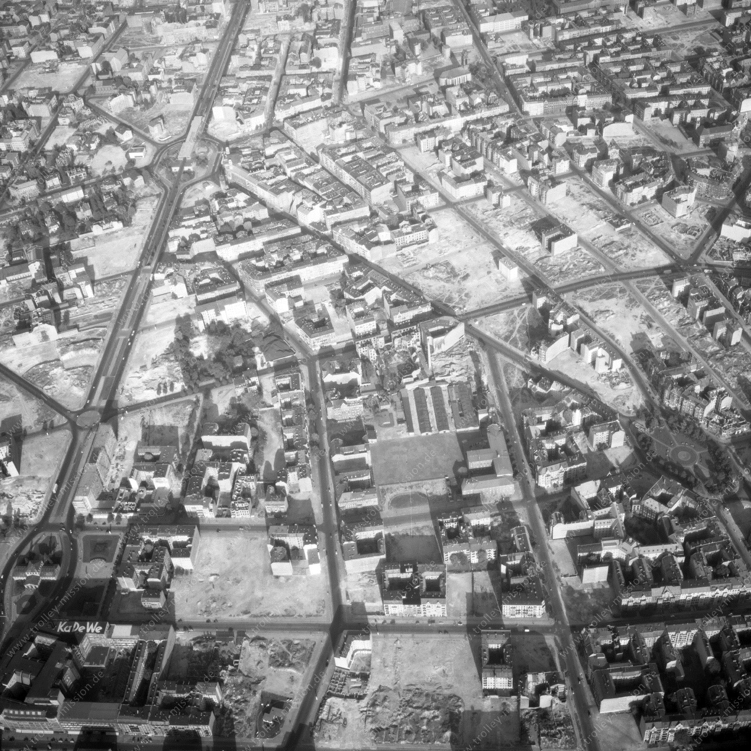 Alte Fotos und Luftbilder von Berlin - Luftbildaufnahme Nr. 08 - Historische Luftaufnahmen von West-Berlin aus dem Jahr 1954 - Flugstrecke Foxtrot
