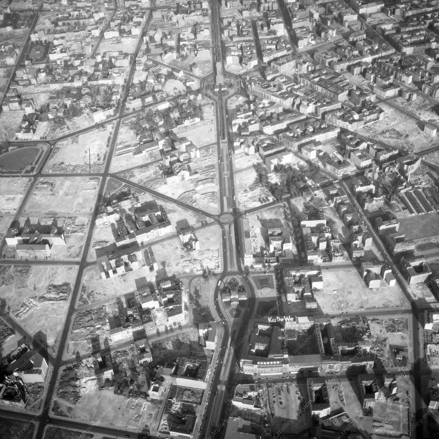 Alte Fotos und Luftbilder von Berlin - Luftbildaufnahme Nr. 10 - Historische Luftaufnahmen von West-Berlin aus dem Jahr 1954 - Flugstrecke Foxtrot