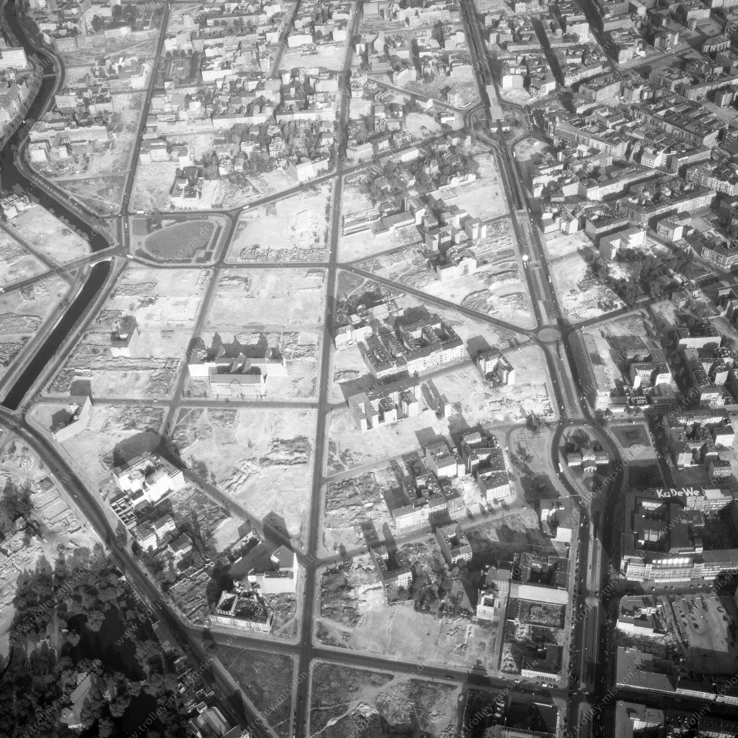 Alte Fotos und Luftbilder von Berlin - Luftbildaufnahme Nr. 11 - Historische Luftaufnahmen von West-Berlin aus dem Jahr 1954 - Flugstrecke Foxtrot