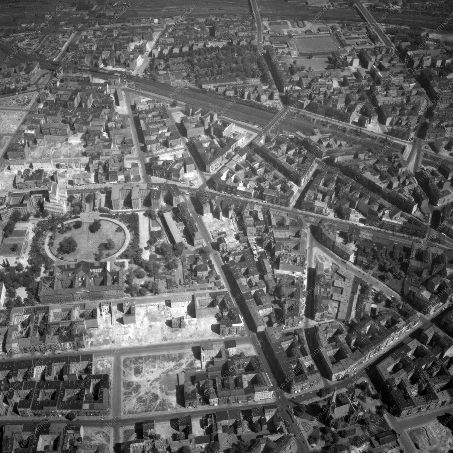 Alte Fotos und Luftbilder von Berlin - Luftbildaufnahme Nr. 03 - Historische Luftaufnahmen von West-Berlin aus dem Jahr 1954 - Flugstrecke Golf