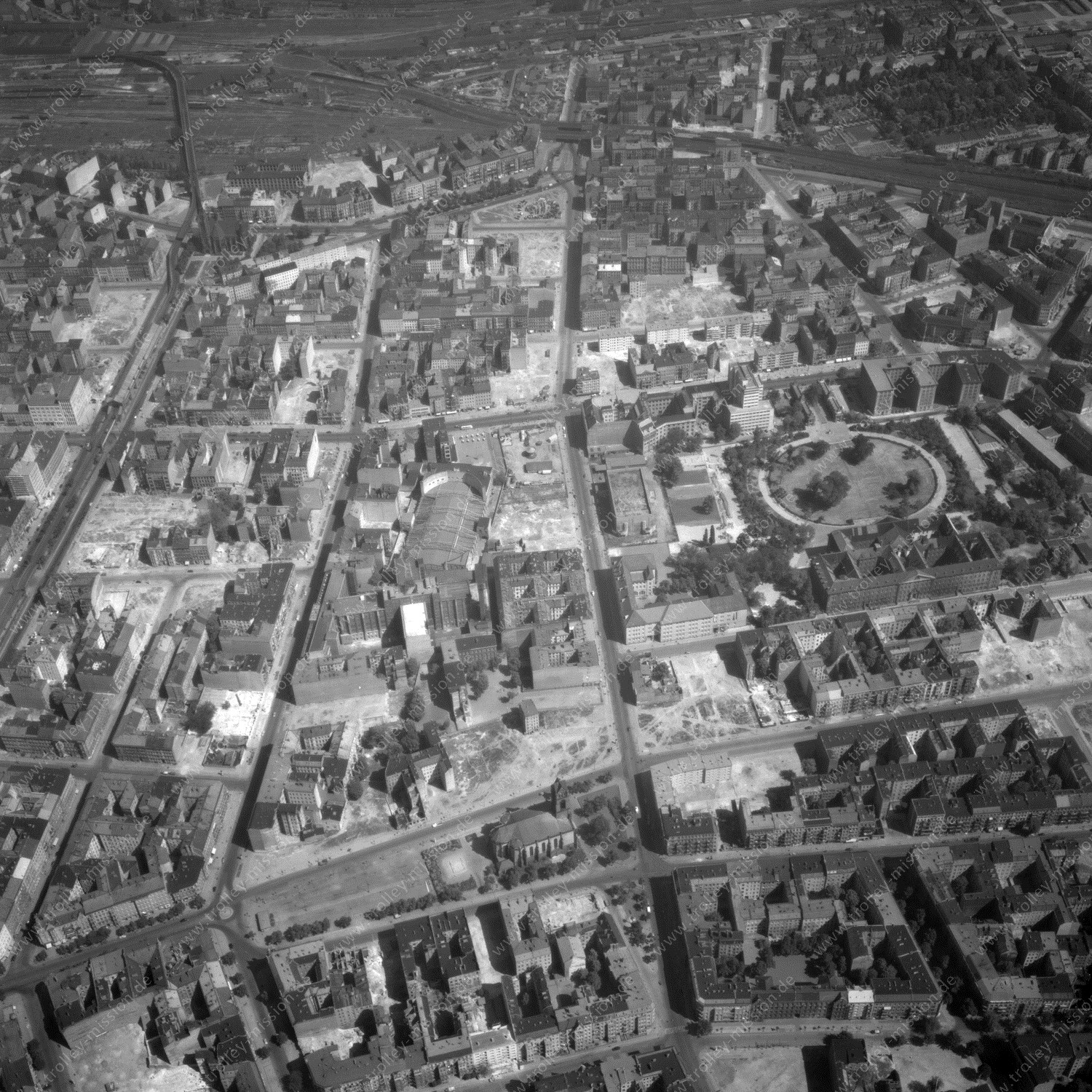 Alte Fotos und Luftbilder von Berlin - Luftbildaufnahme Nr. 05 - Historische Luftaufnahmen von West-Berlin aus dem Jahr 1954 - Flugstrecke Golf