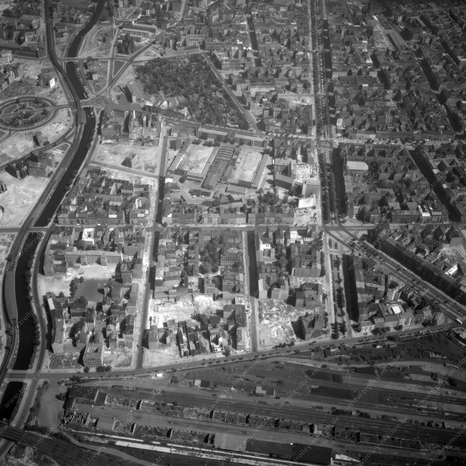 Alte Fotos und Luftbilder von Berlin - Luftbildaufnahme Nr. 05 - Historische Luftaufnahmen von West-Berlin aus dem Jahr 1954 - Flugstrecke India