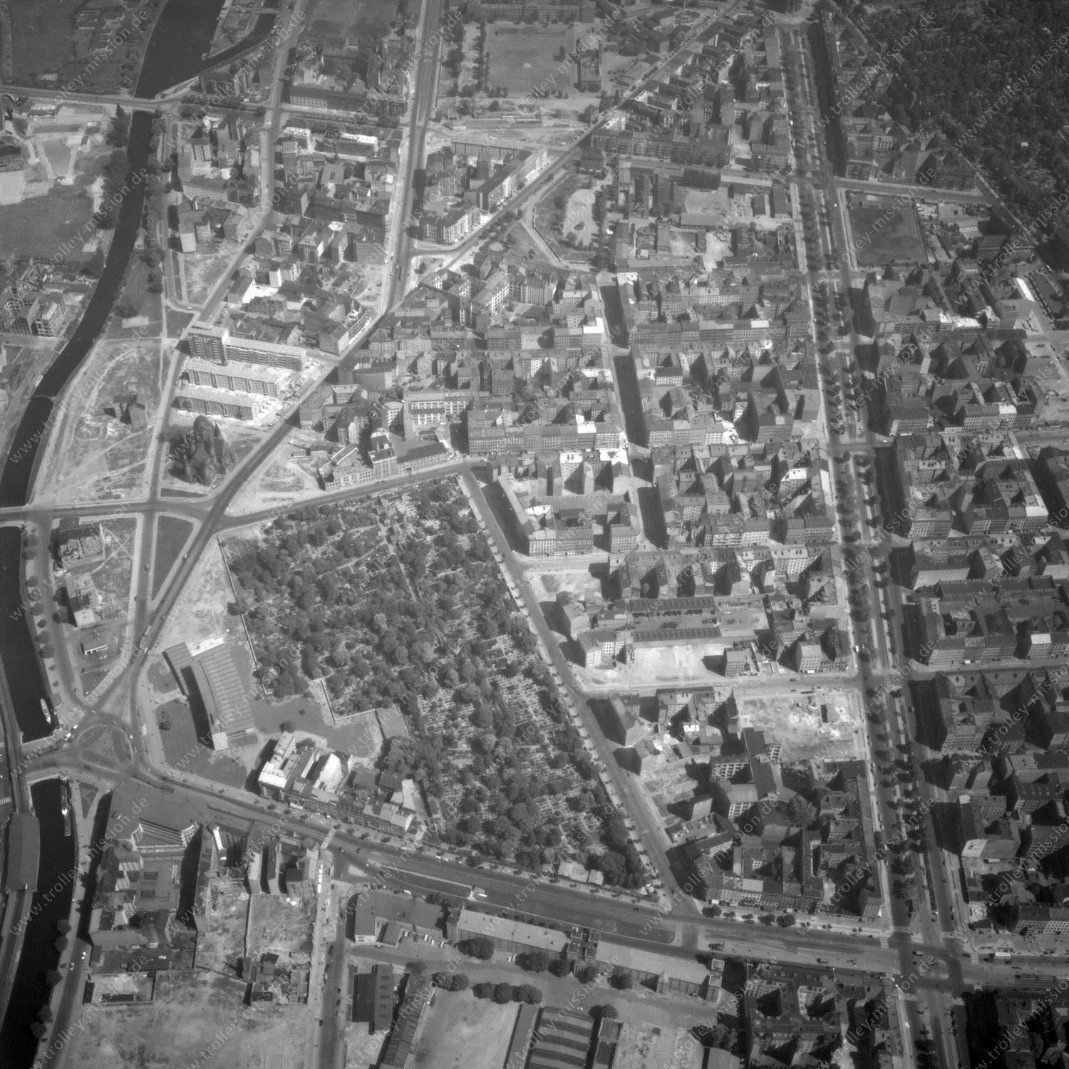 Alte Fotos und Luftbilder von Berlin - Luftbildaufnahme Nr. 05 - Historische Luftaufnahmen von West-Berlin aus dem Jahr 1954 - Flugstrecke Juliett