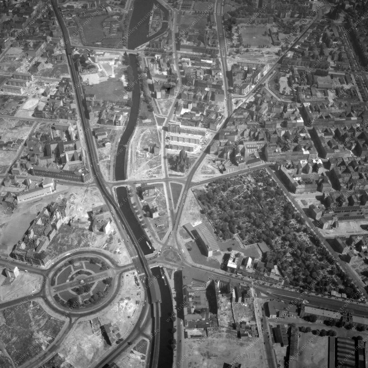 Alte Fotos und Luftbilder von Berlin - Luftbildaufnahme Nr. 06 - Historische Luftaufnahmen von West-Berlin aus dem Jahr 1954 - Flugstrecke Juliett