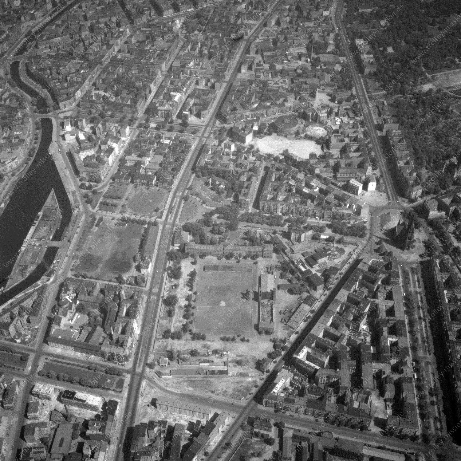 Alte Fotos und Luftbilder von Berlin - Luftbildaufnahme Nr. 04 - Historische Luftaufnahmen von West-Berlin aus dem Jahr 1954 - Flugstrecke Kilo