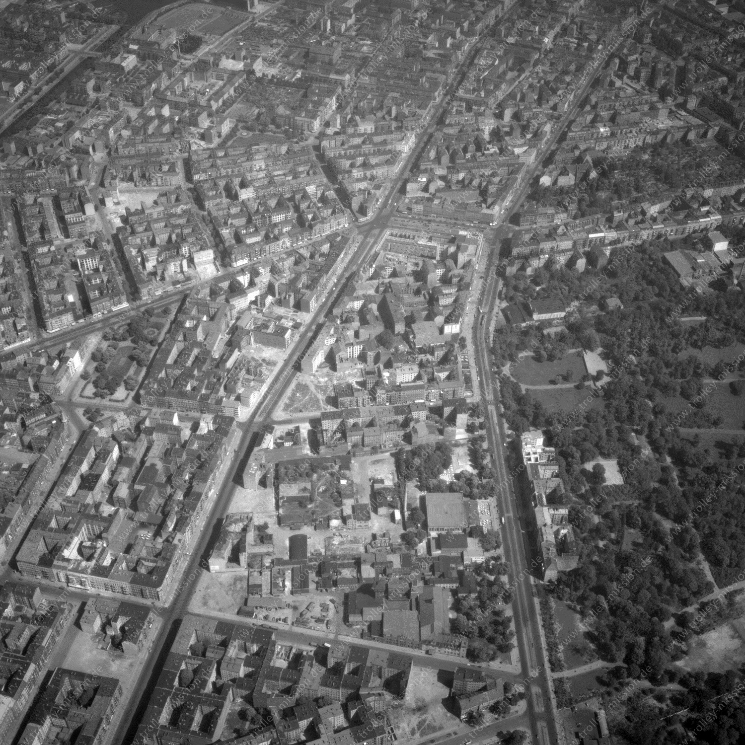 Alte Fotos und Luftbilder von Berlin - Luftbildaufnahme Nr. 02 - Historische Luftaufnahmen von West-Berlin aus dem Jahr 1954 - Flugstrecke Lima