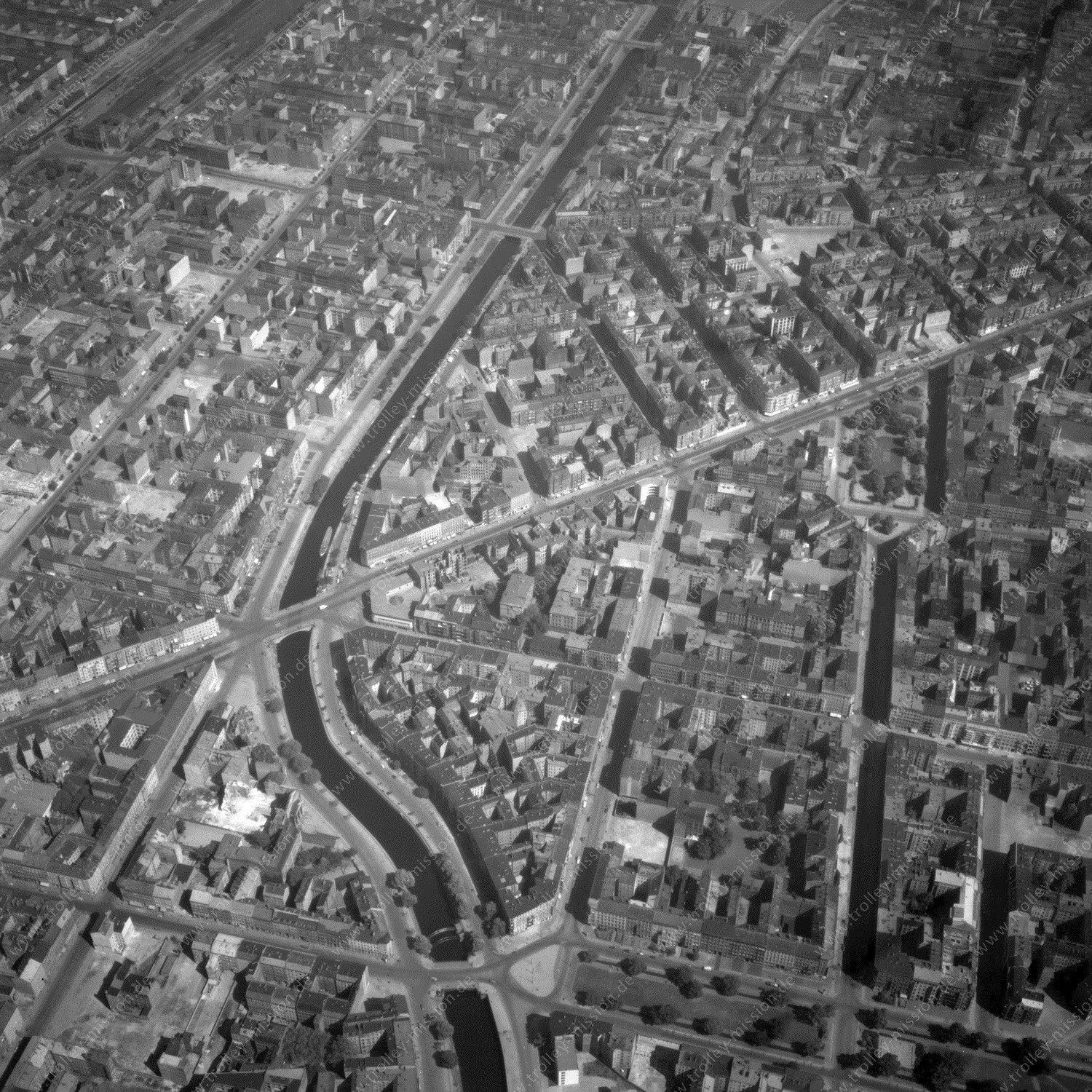 Alte Fotos und Luftbilder von Berlin - Luftbildaufnahme Nr. 04 - Historische Luftaufnahmen von West-Berlin aus dem Jahr 1954 - Flugstrecke Lima