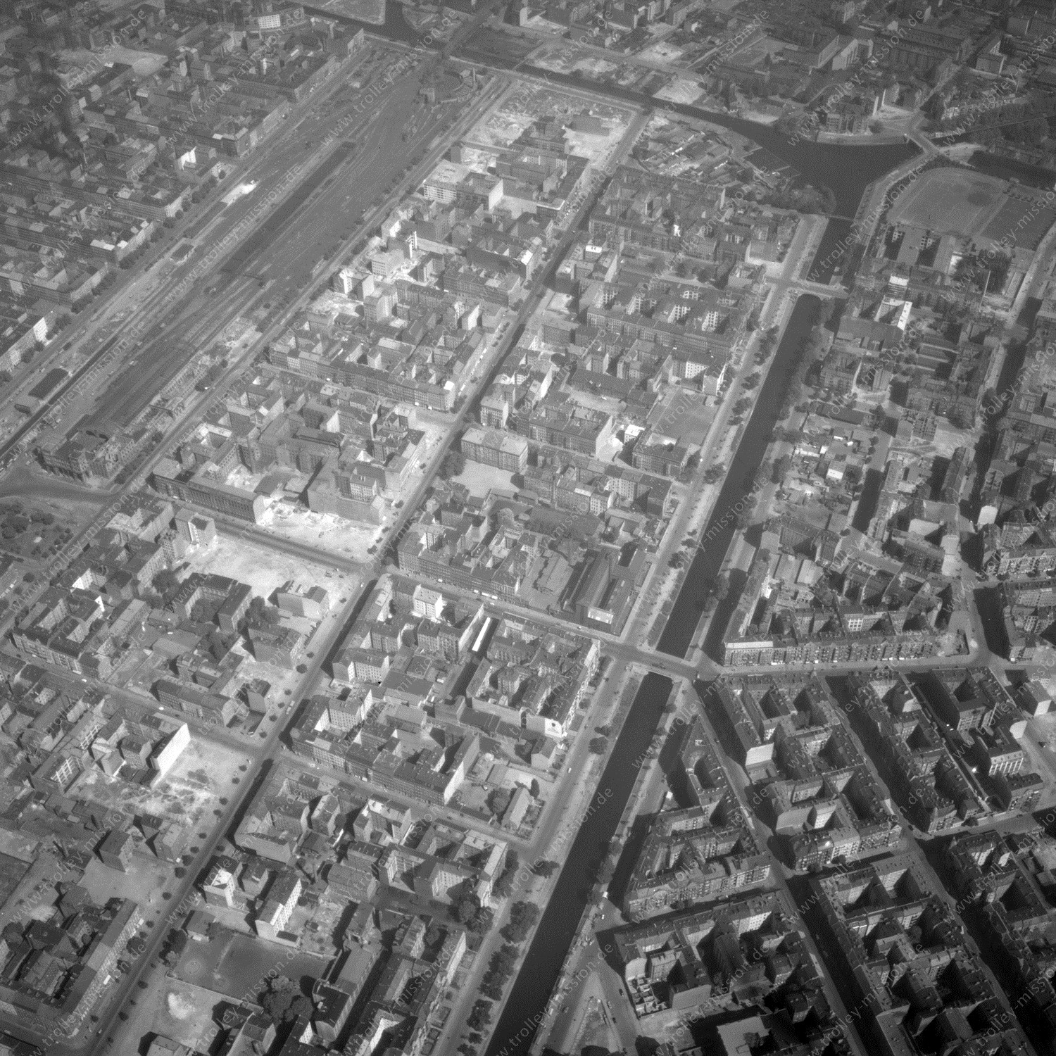 Alte Fotos und Luftbilder von Berlin - Luftbildaufnahme Nr. 05 - Historische Luftaufnahmen von West-Berlin aus dem Jahr 1954 - Flugstrecke Mike
