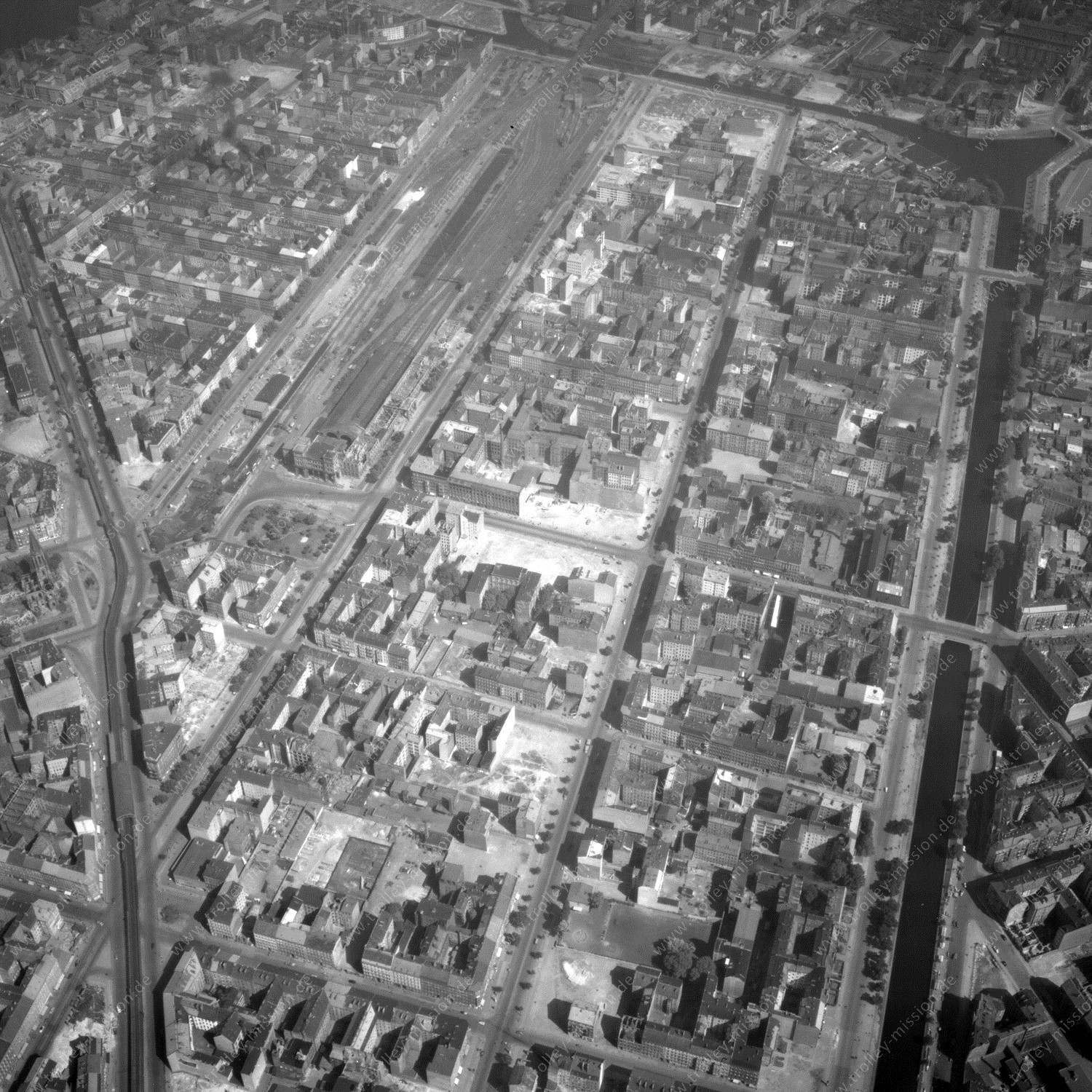 Alte Fotos und Luftbilder von Berlin - Luftbildaufnahme Nr. 06 - Historische Luftaufnahmen von West-Berlin aus dem Jahr 1954 - Flugstrecke Mike