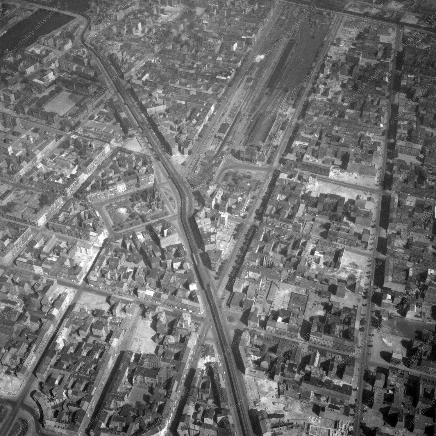 Alte Fotos und Luftbilder von Berlin - Luftbildaufnahme Nr. 07 - Historische Luftaufnahmen von West-Berlin aus dem Jahr 1954 - Flugstrecke Mike
