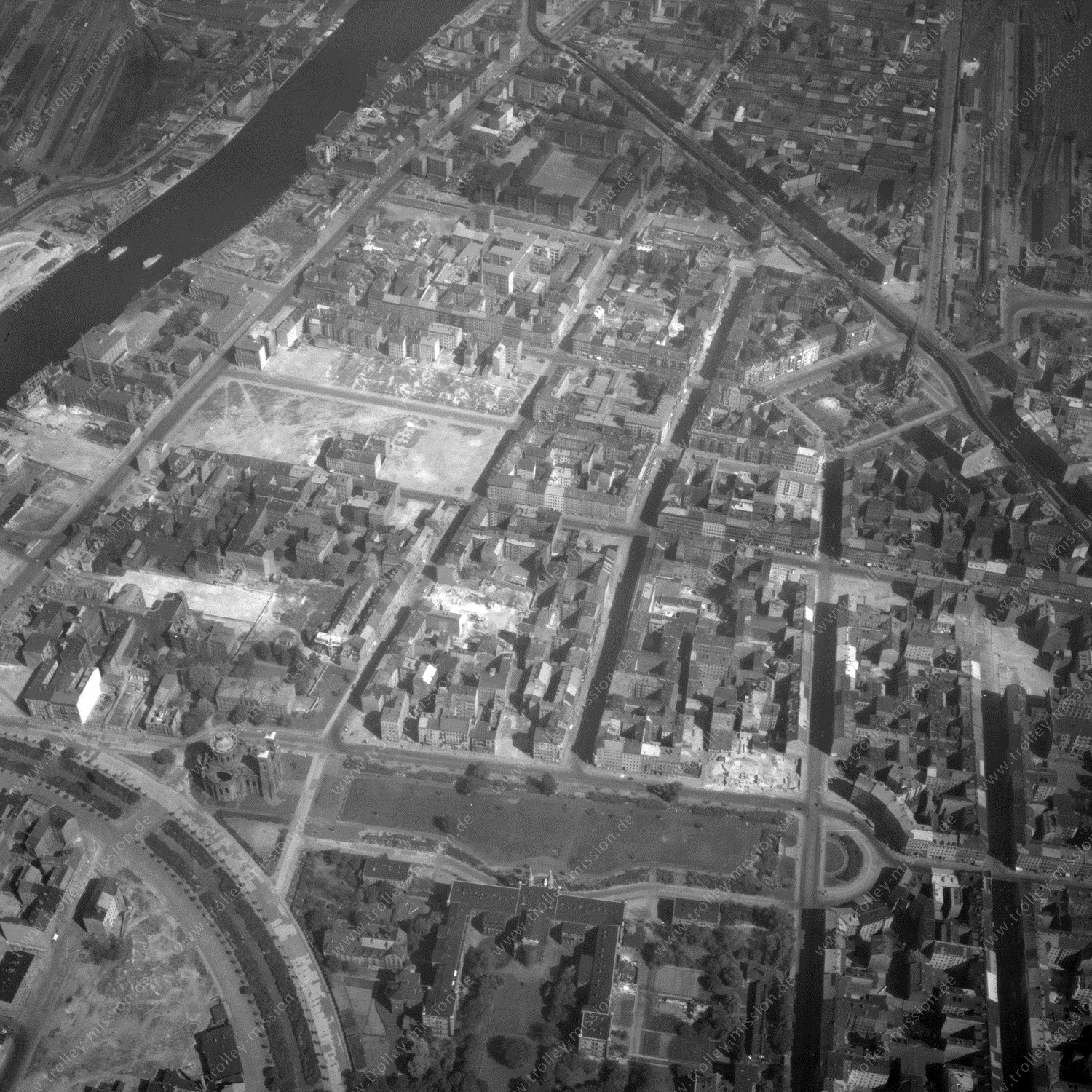 Alte Fotos und Luftbilder von Berlin - Luftbildaufnahme Nr. 09 - Historische Luftaufnahmen von West-Berlin aus dem Jahr 1954 - Flugstrecke Mike