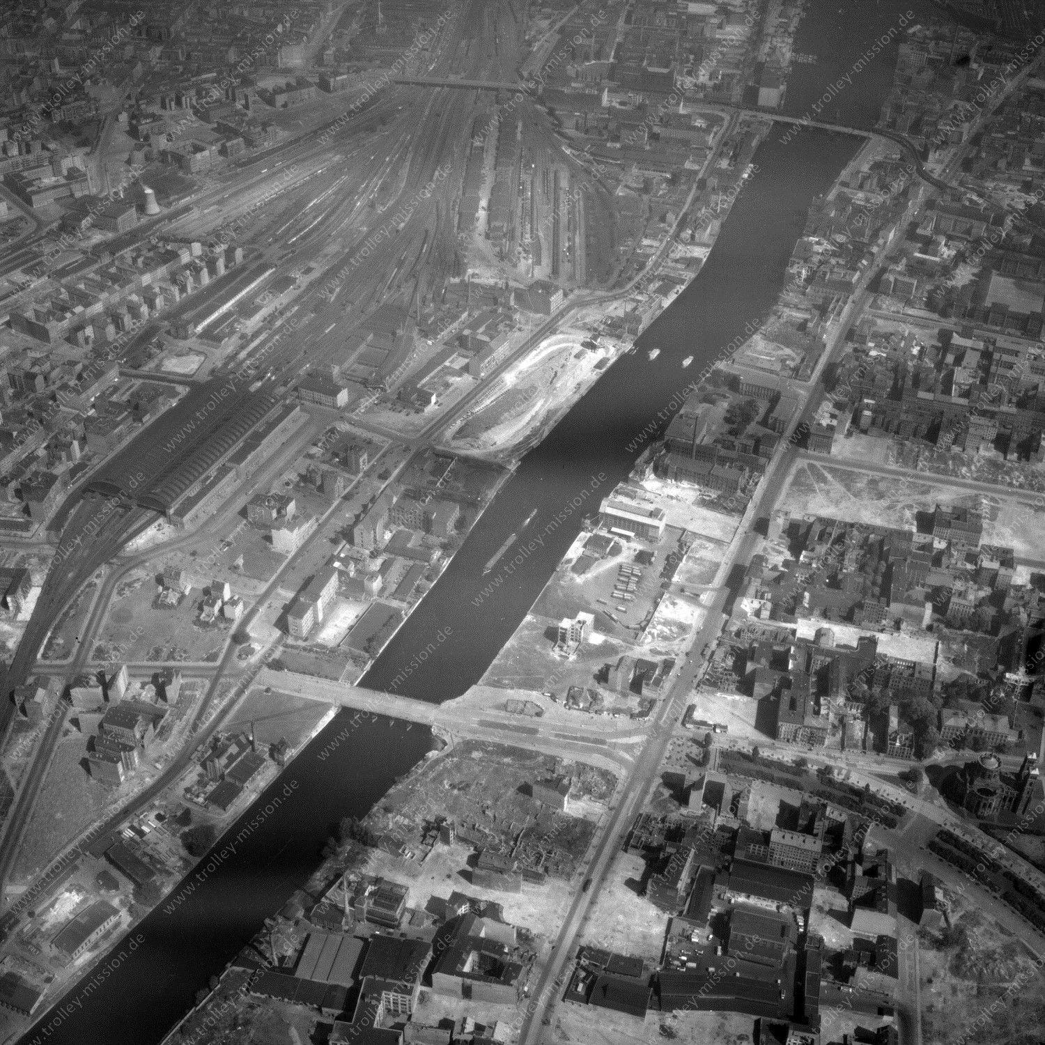 Alte Fotos und Luftbilder von Berlin - Luftbildaufnahme Nr. 11 - Historische Luftaufnahmen von West-Berlin aus dem Jahr 1954 - Flugstrecke Mike