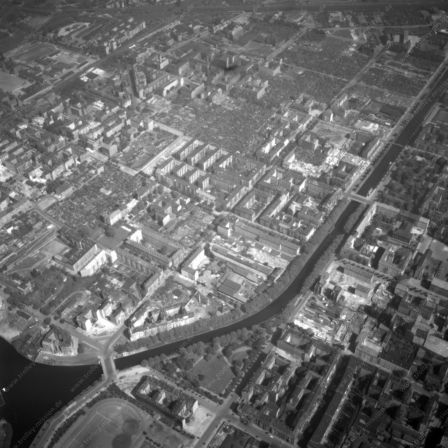Alte Fotos und Luftbilder von Berlin - Luftbildaufnahme Nr. 01 - Historische Luftaufnahmen von West-Berlin aus dem Jahr 1954 - Flugstrecke November