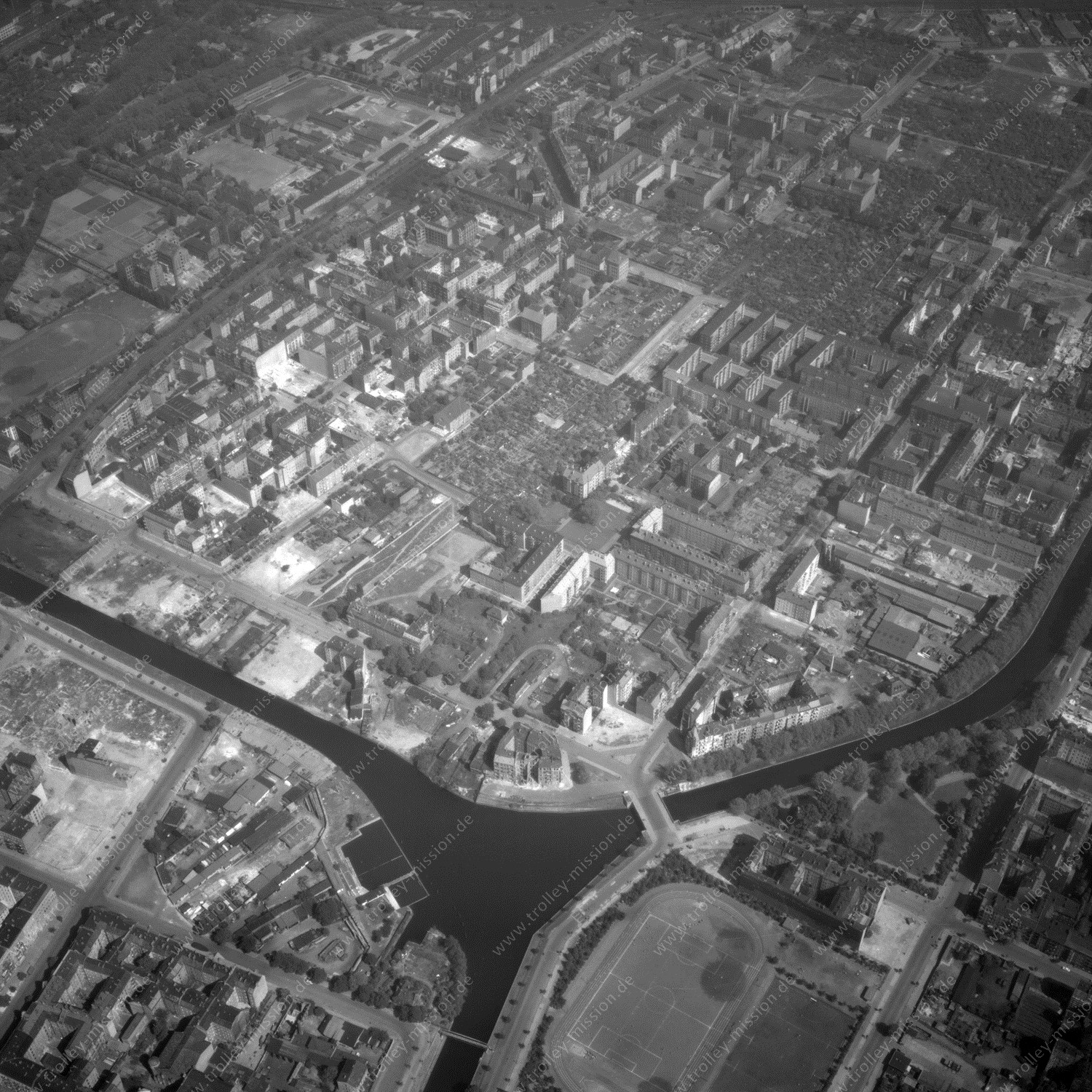Alte Fotos und Luftbilder von Berlin - Luftbildaufnahme Nr. 02 - Historische Luftaufnahmen von West-Berlin aus dem Jahr 1954 - Flugstrecke November