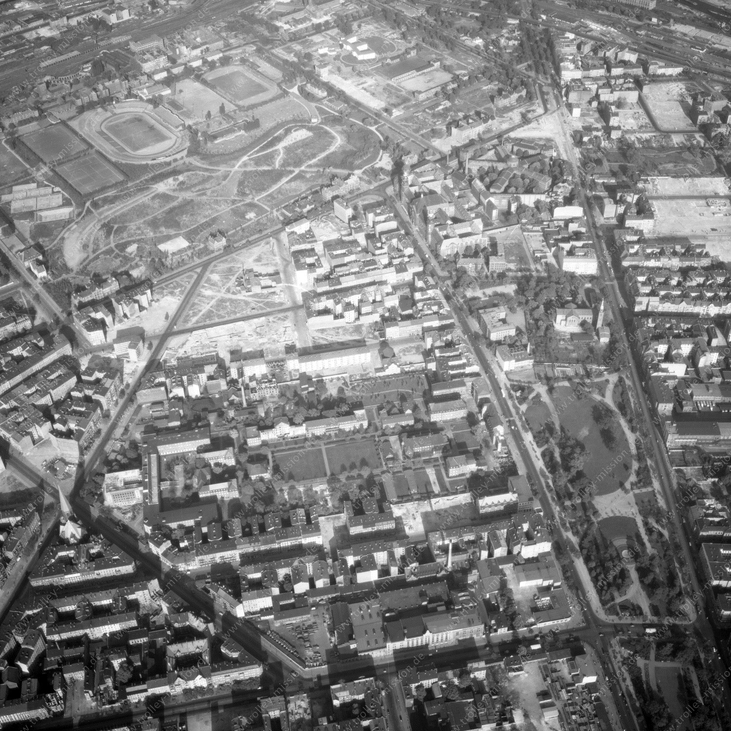 Alte Fotos und Luftbilder von Berlin - Luftbildaufnahme Nr. 01 - Historische Luftaufnahmen von West-Berlin aus dem Jahr 1954 - Flugstrecke Oscar