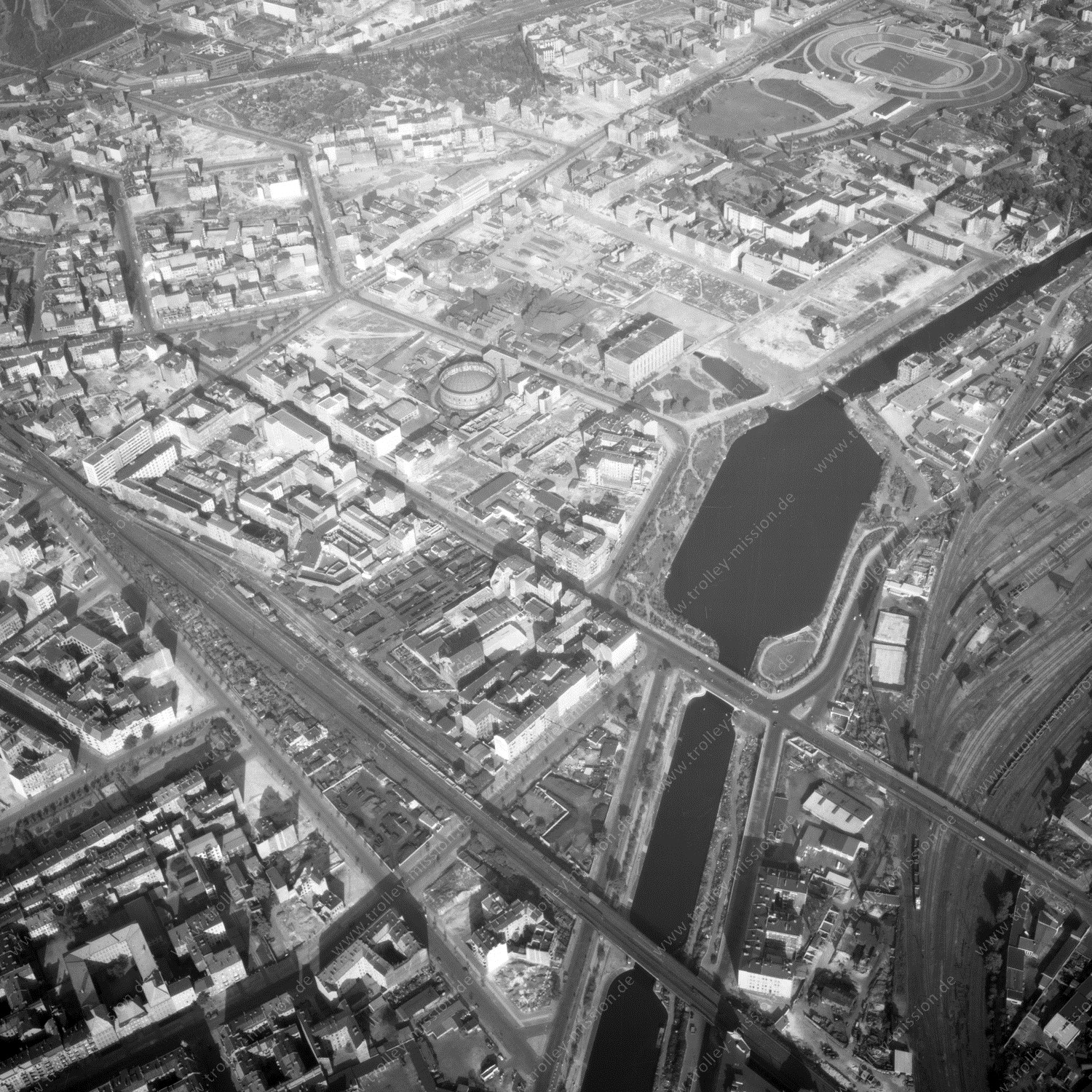 Alte Fotos und Luftbilder von Berlin - Luftbildaufnahme Nr. 05 - Historische Luftaufnahmen von West-Berlin aus dem Jahr 1954 - Flugstrecke Papa