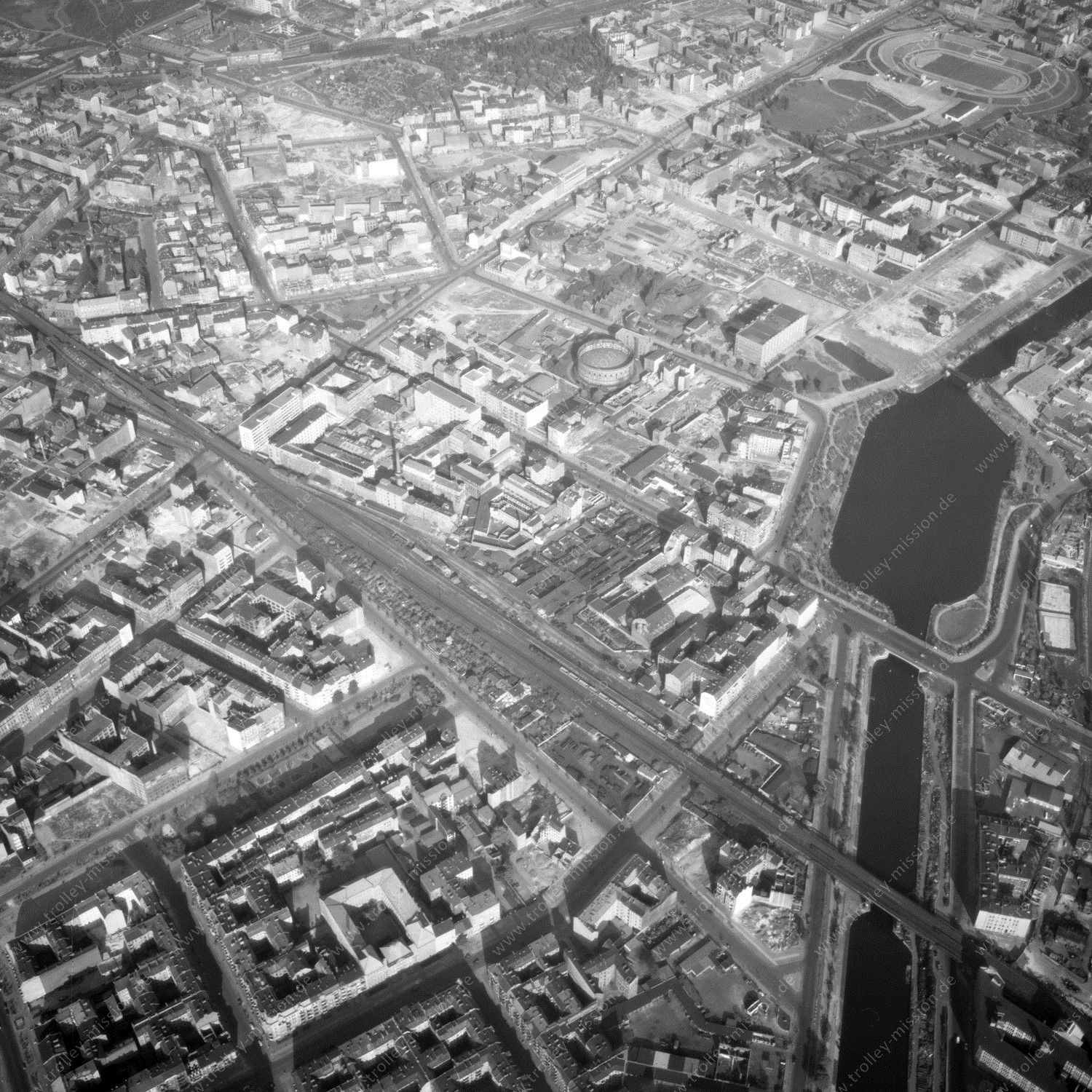 Alte Fotos und Luftbilder von Berlin - Luftbildaufnahme Nr. 06 - Historische Luftaufnahmen von West-Berlin aus dem Jahr 1954 - Flugstrecke Papa