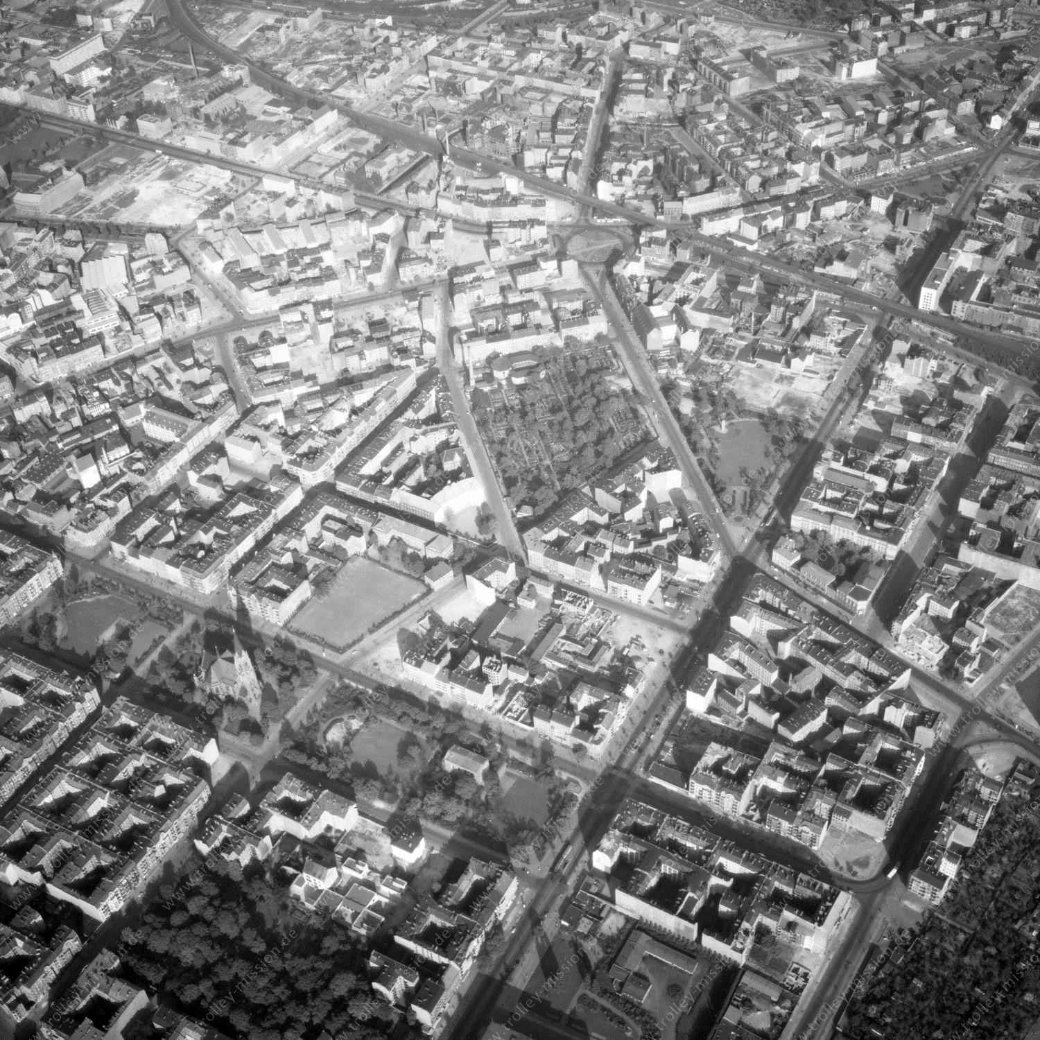 Alte Fotos und Luftbilder von Berlin - Luftbildaufnahme Nr. 09 - Historische Luftaufnahmen von West-Berlin aus dem Jahr 1954 - Flugstrecke Papa