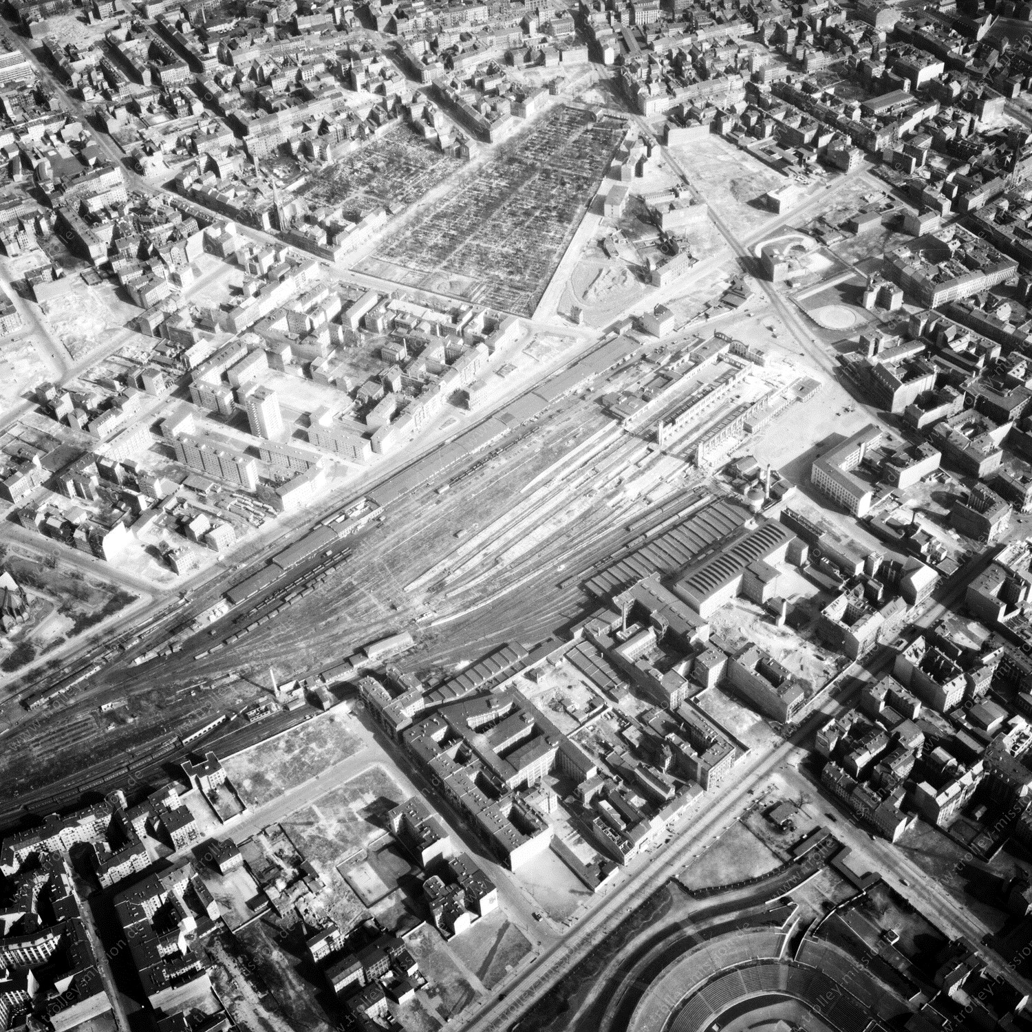 Alte Fotos und Luftbilder von Berlin - Luftbildaufnahme Nr. 01 - Historische Luftaufnahmen von West-Berlin aus dem Jahr 1954 - Flugstrecke Romeo