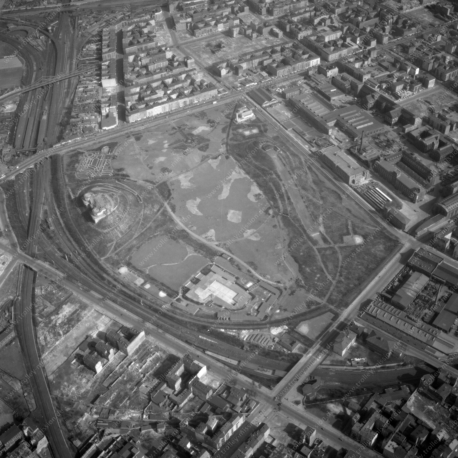 Alte Fotos und Luftbilder von Berlin - Luftbildaufnahme Nr. 08 - Historische Luftaufnahmen von West-Berlin aus dem Jahr 1954 - Flugstrecke Romeo