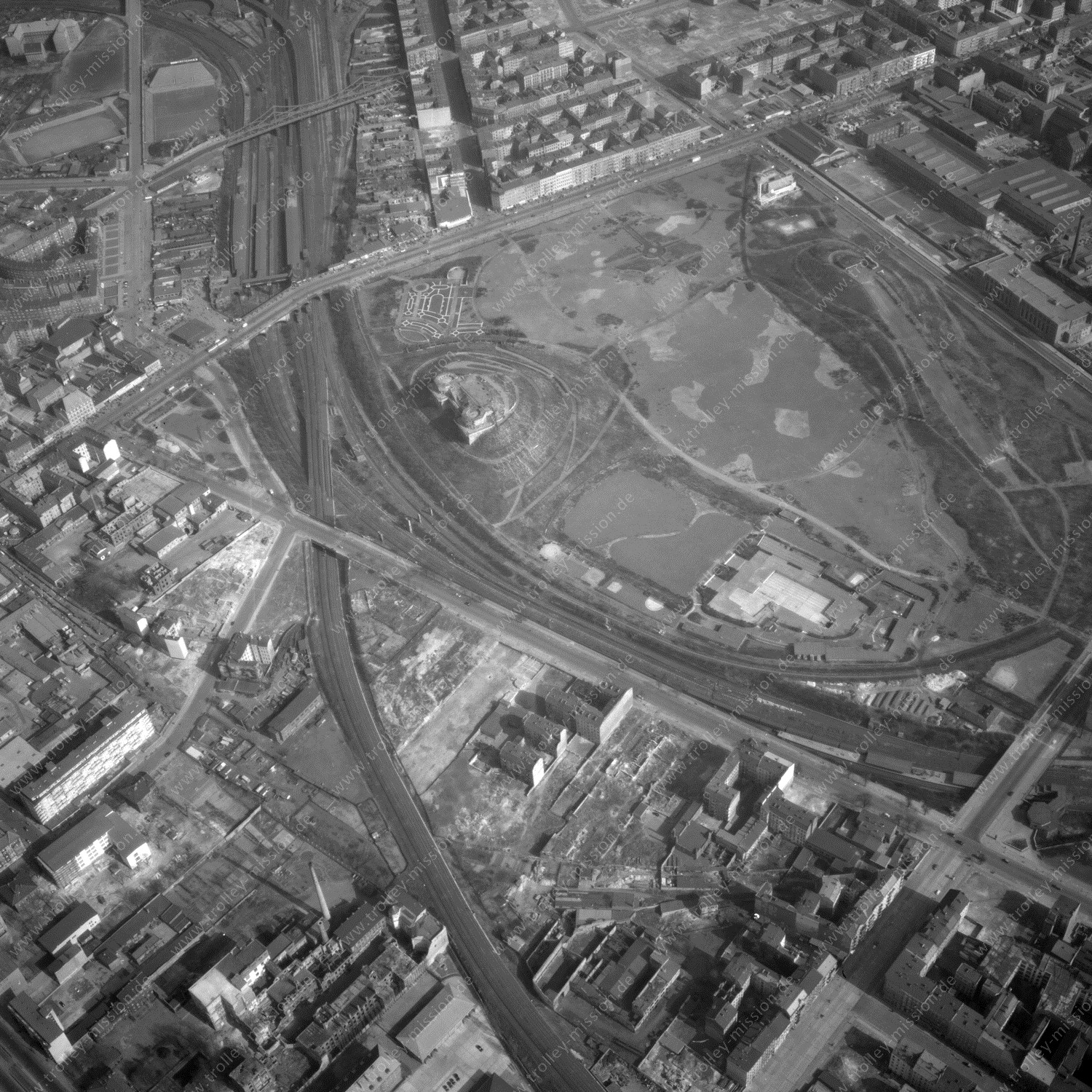 Alte Fotos und Luftbilder von Berlin - Luftbildaufnahme Nr. 09 - Historische Luftaufnahmen von West-Berlin aus dem Jahr 1954 - Flugstrecke Romeo